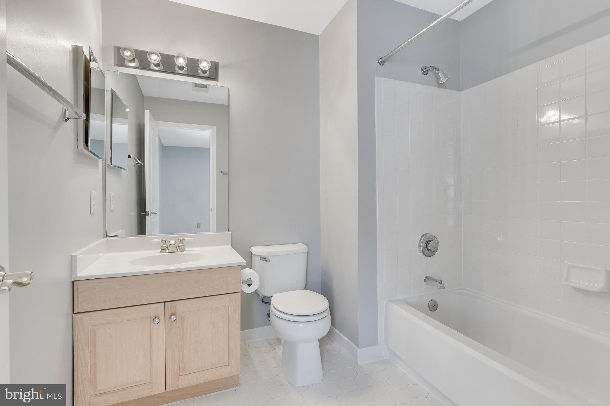 EDGEMOORE - Residential