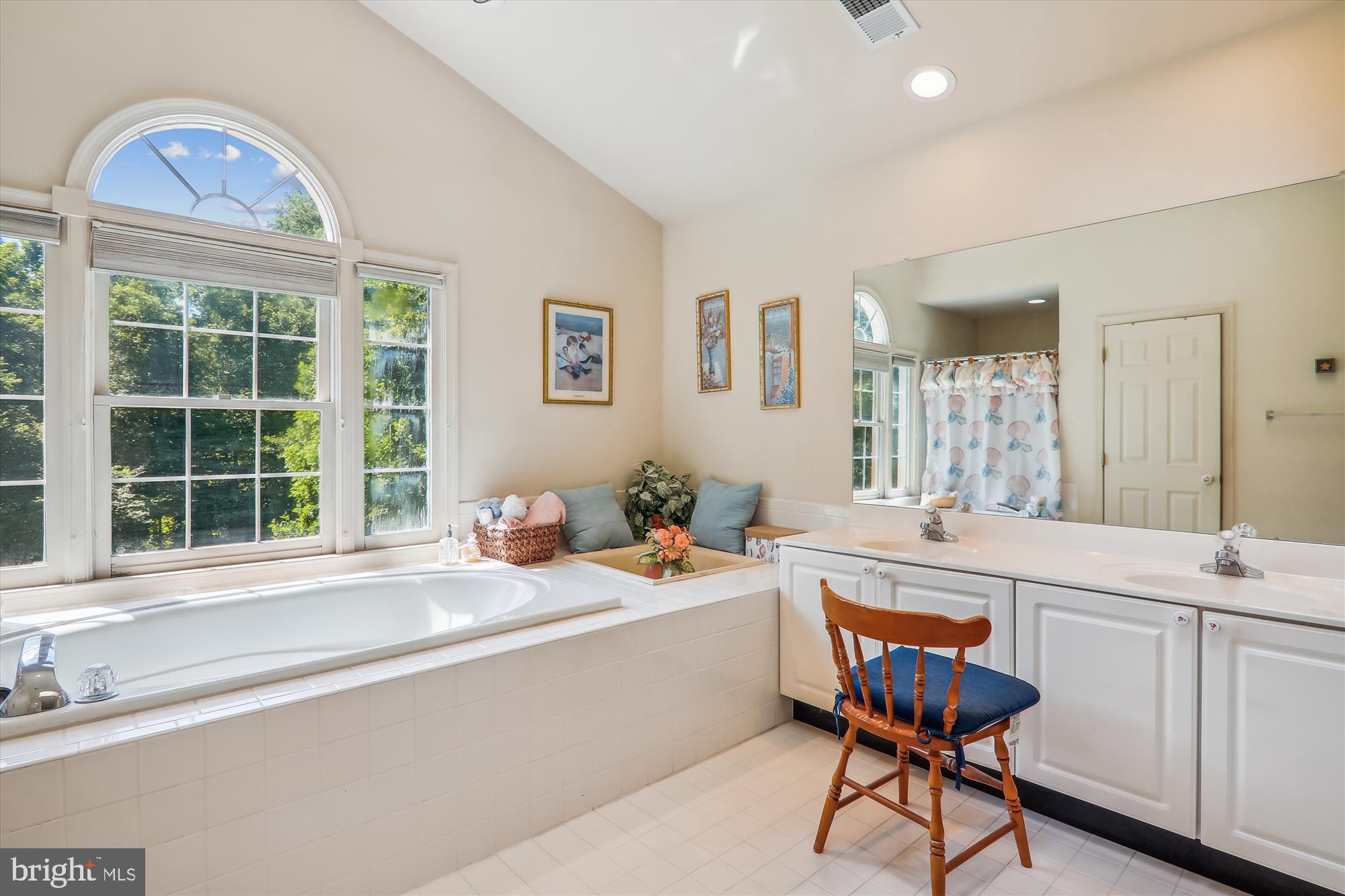 NAPLES MANOR - Residential