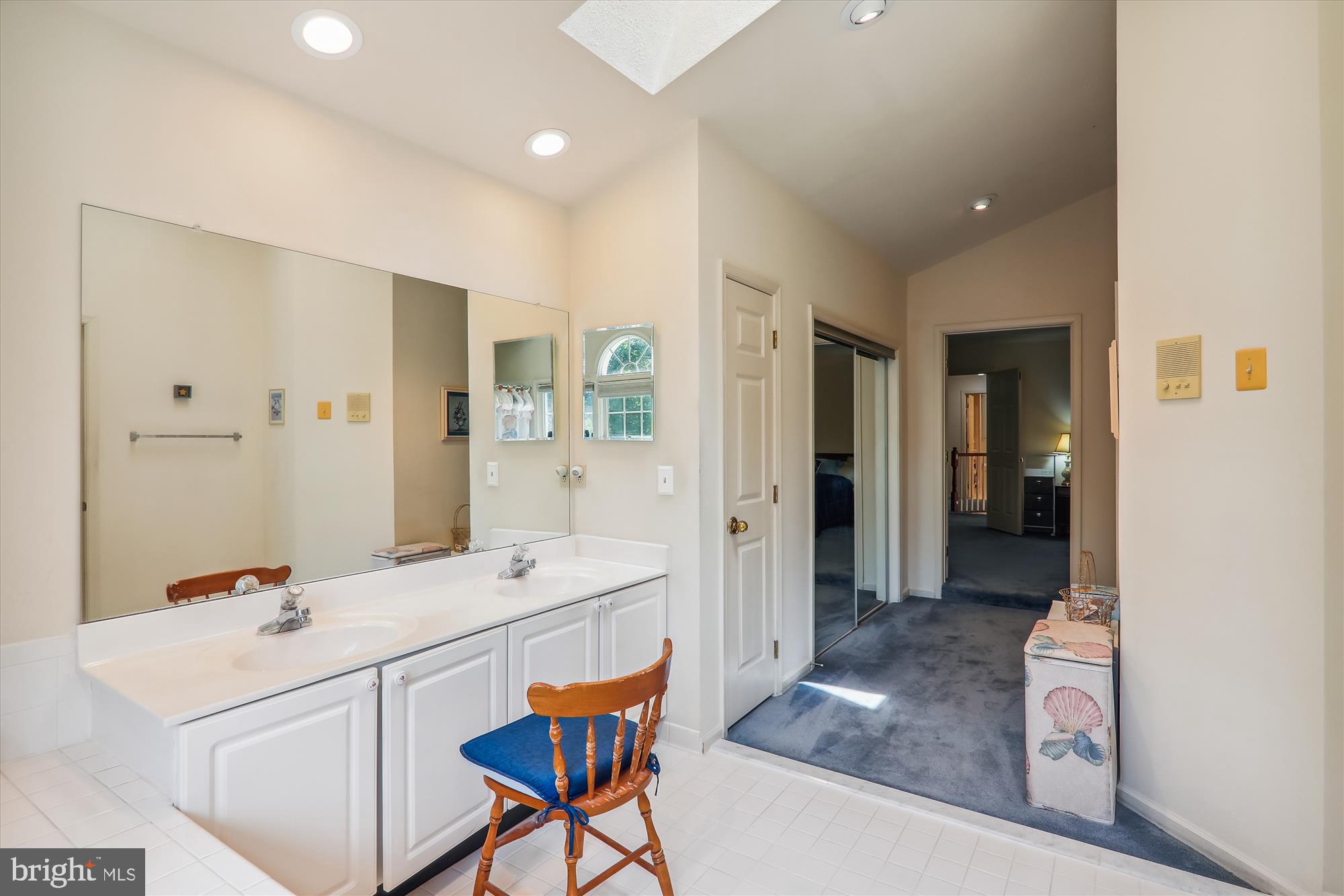 NAPLES MANOR - Residential