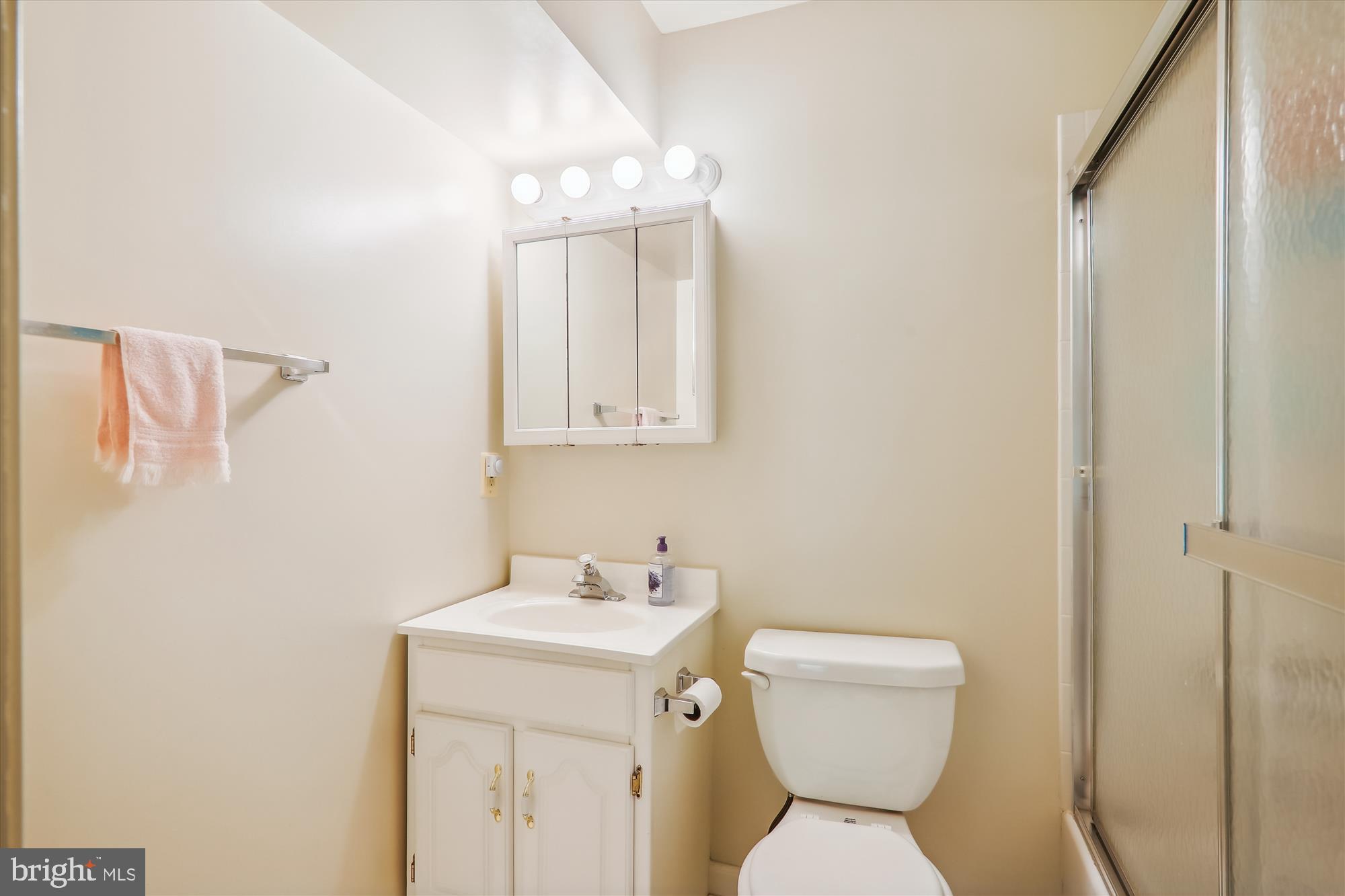 NAPLES MANOR - Residential