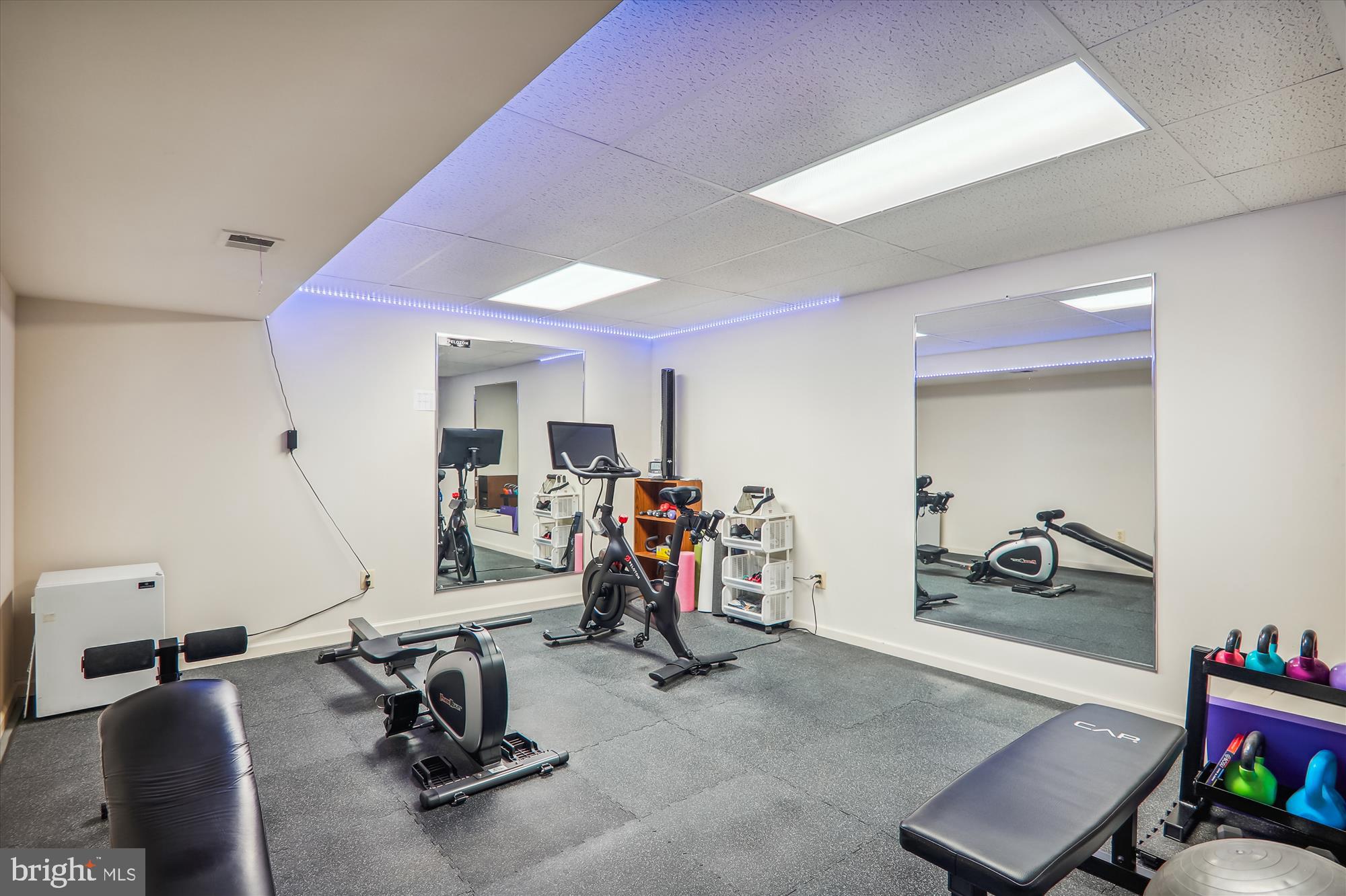 NAPLES MANOR - Residential