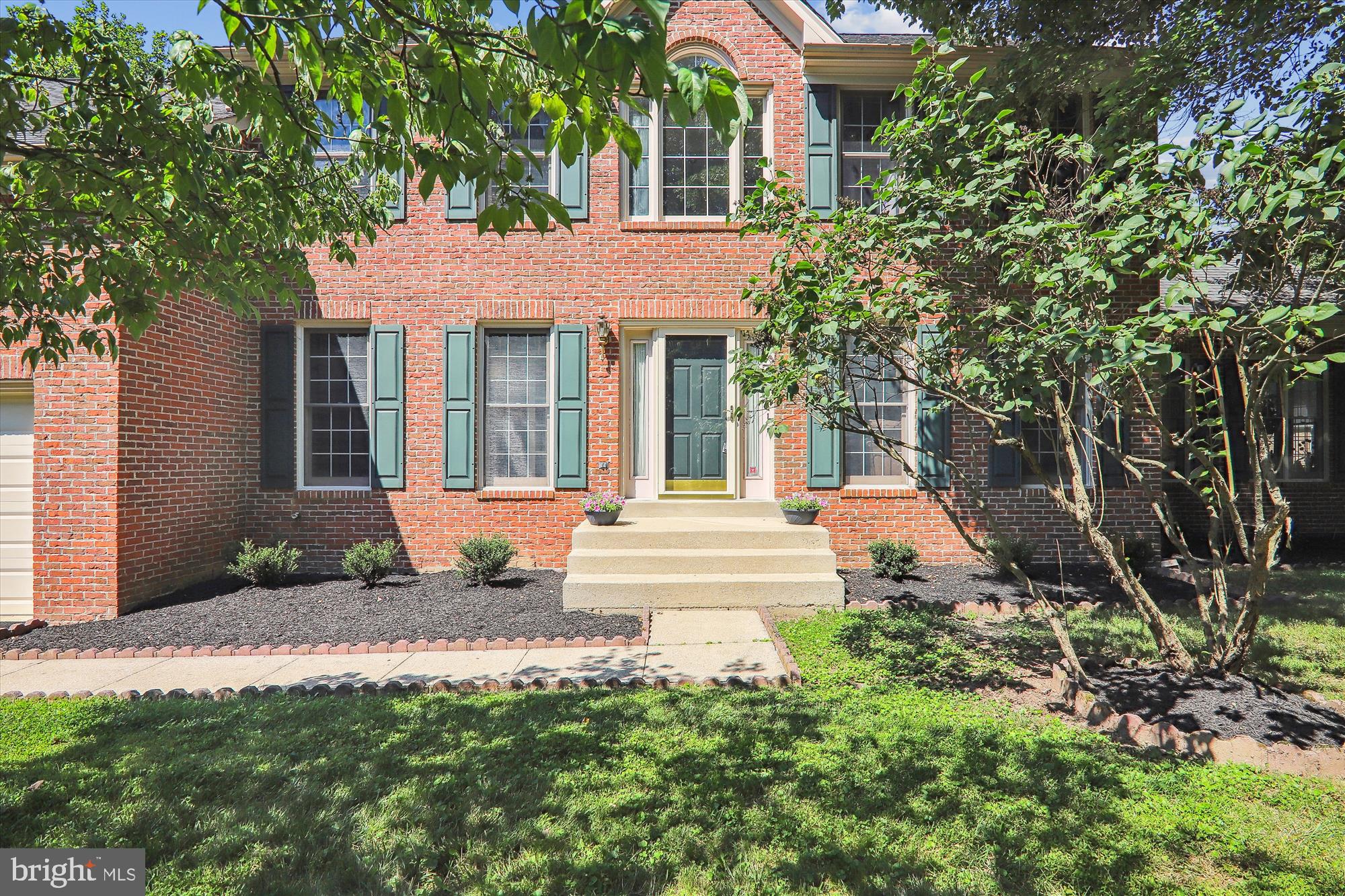 NAPLES MANOR - Residential