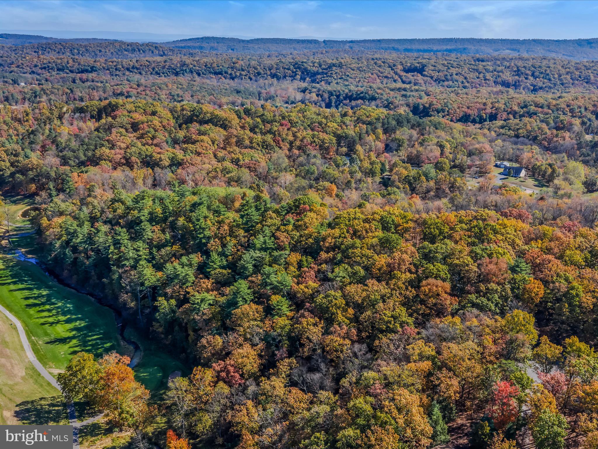 HUNTERS TRACE - Land