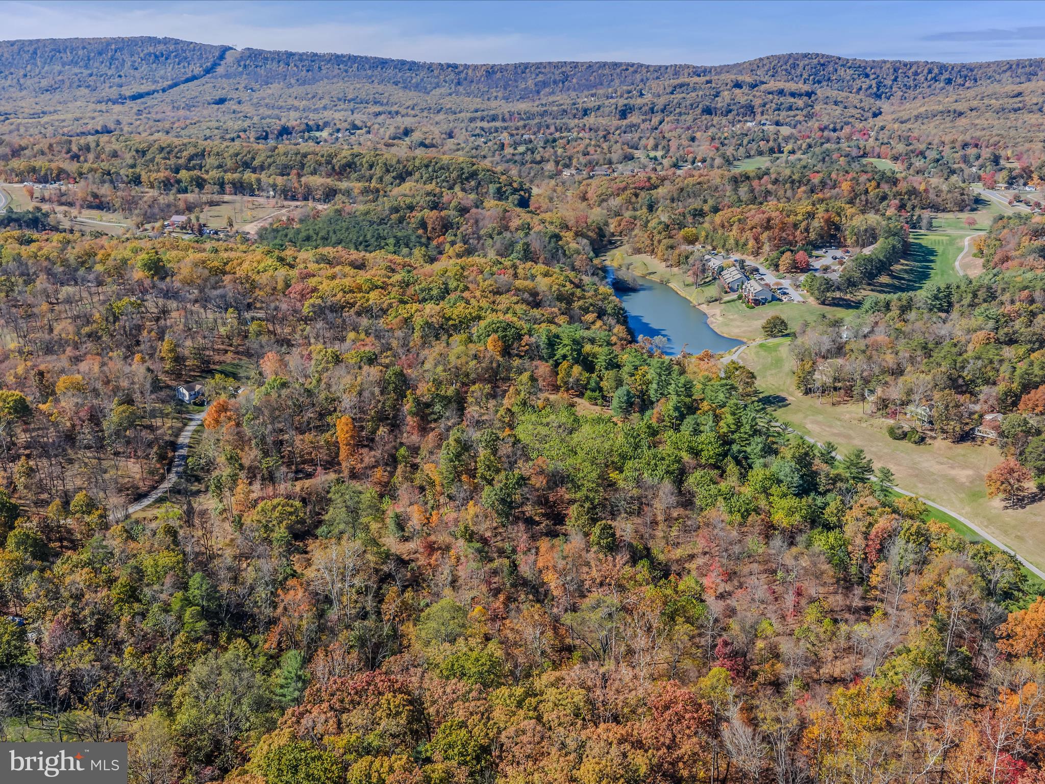 HUNTERS TRACE - Land