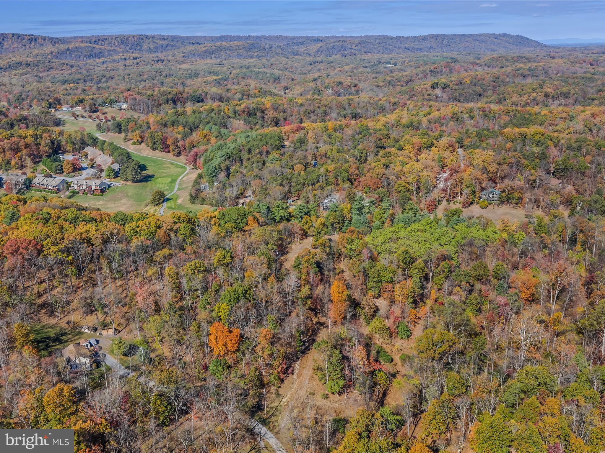 HUNTERS TRACE - Land