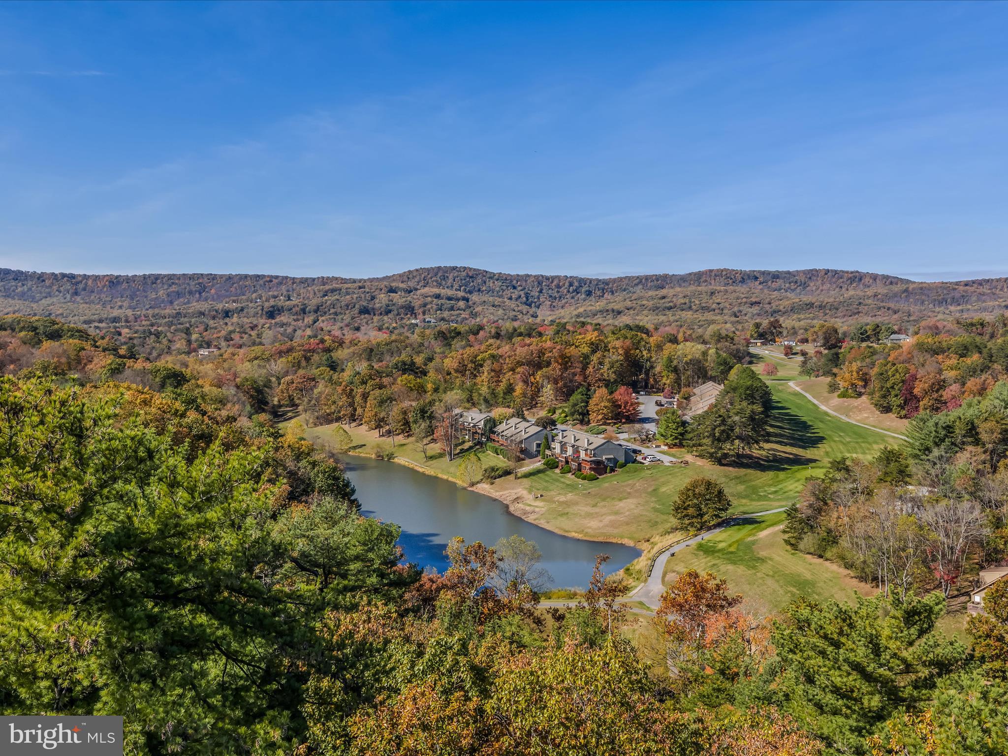 HUNTERS TRACE - Land