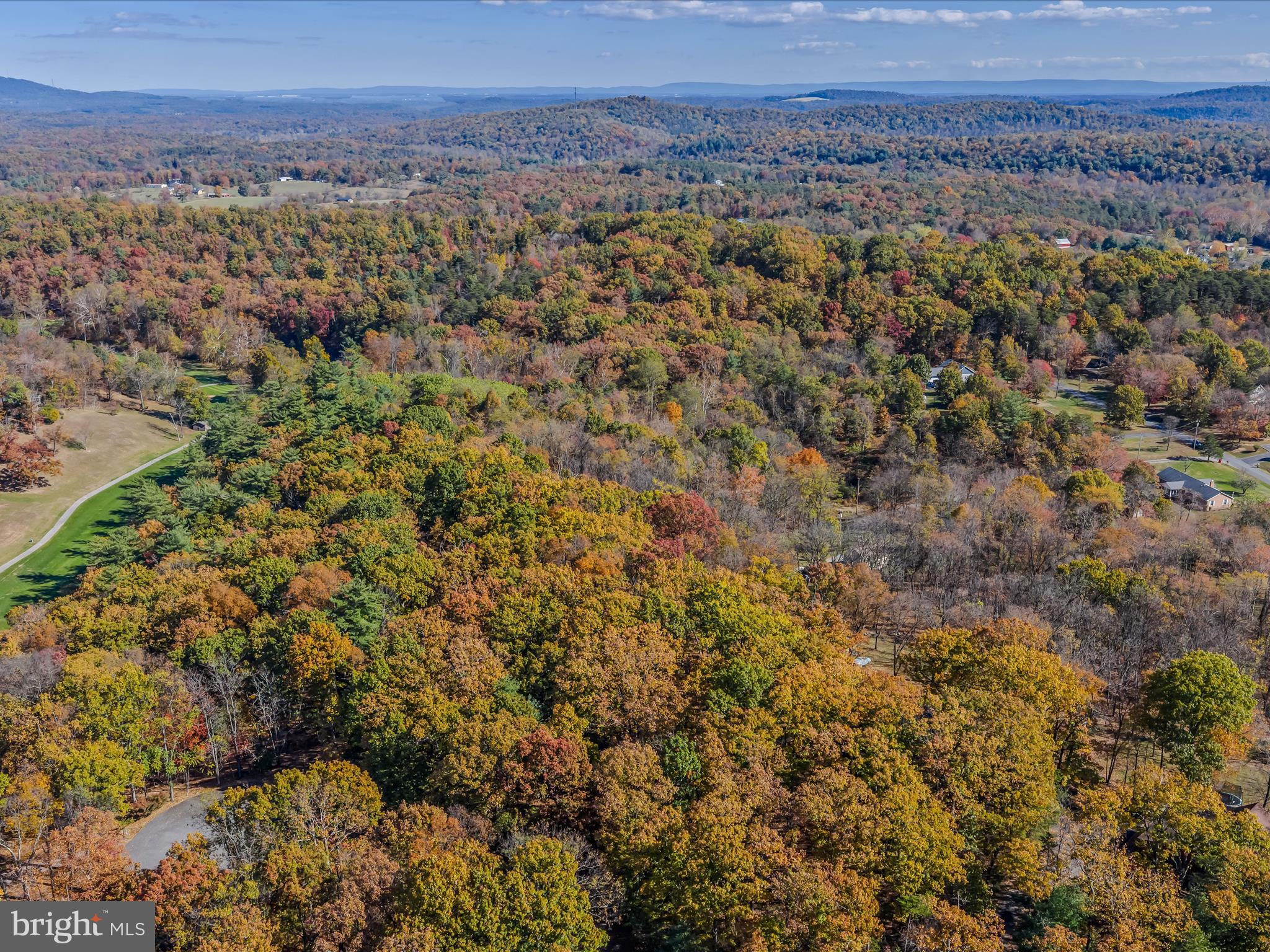 HUNTERS TRACE - Land