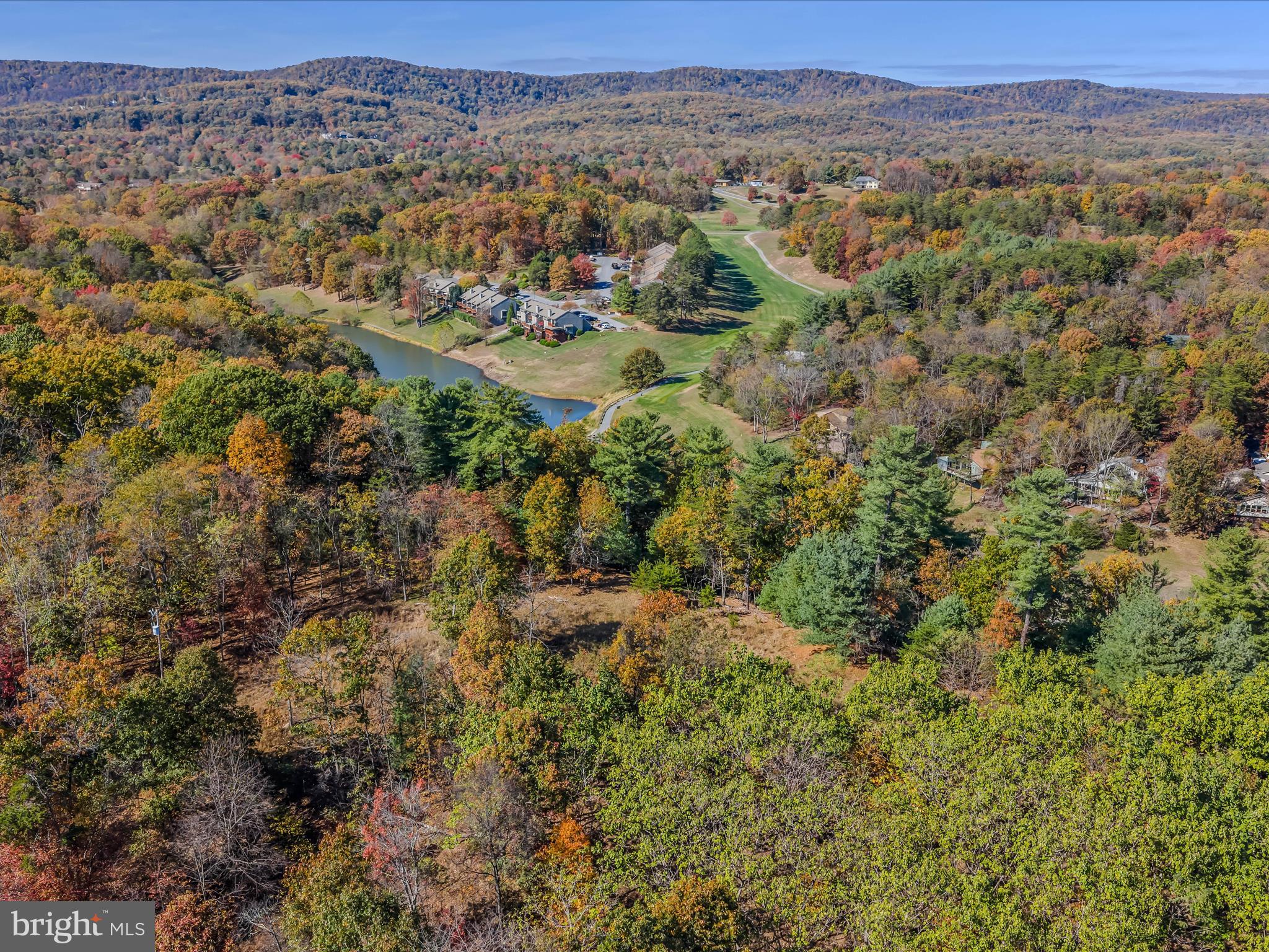 HUNTERS TRACE - Land