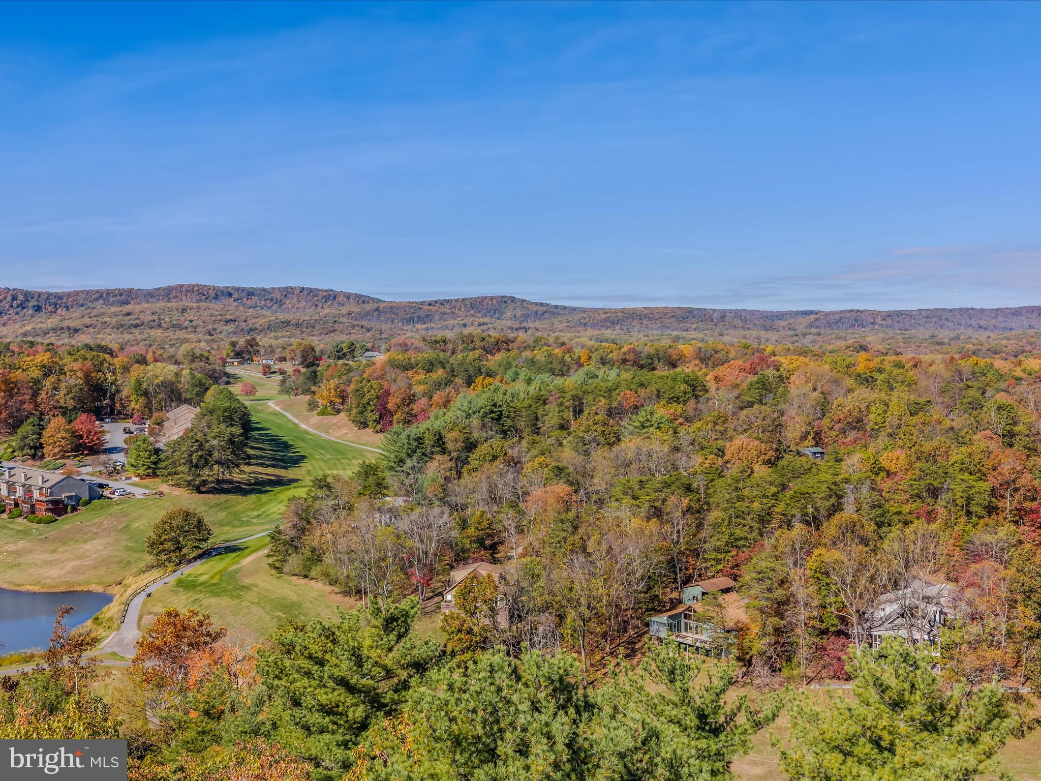 HUNTERS TRACE - Land