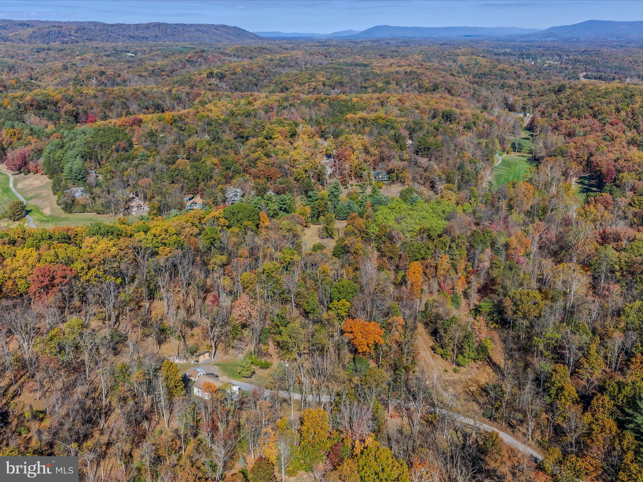 HUNTERS TRACE - Land