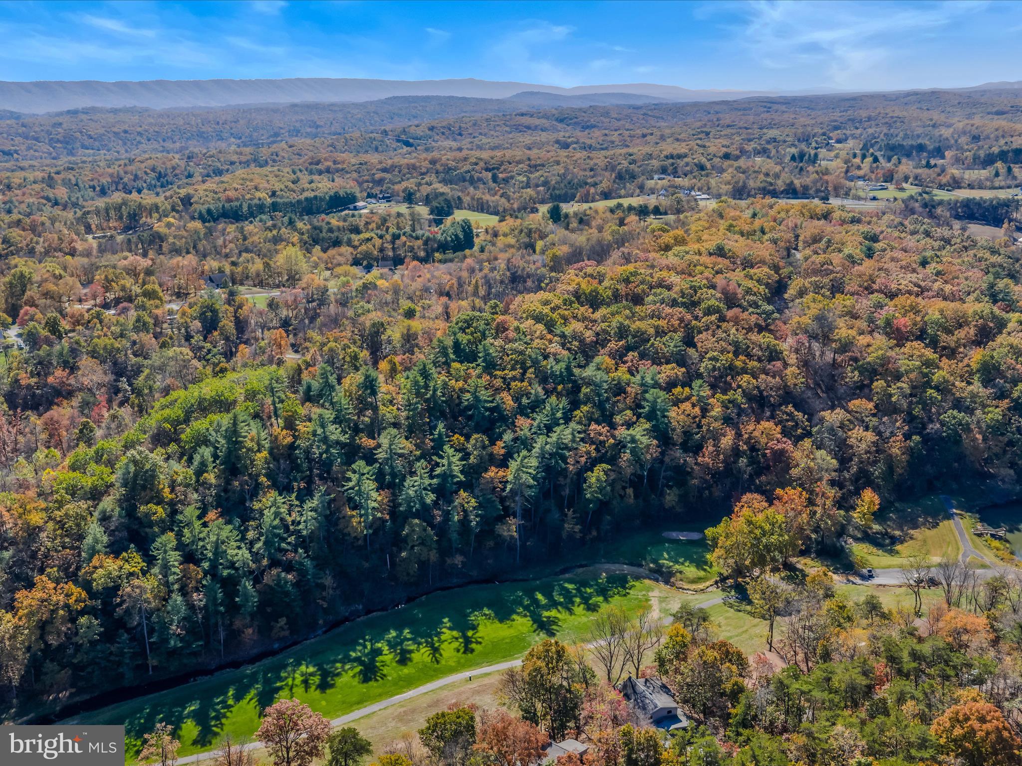 HUNTERS TRACE - Land