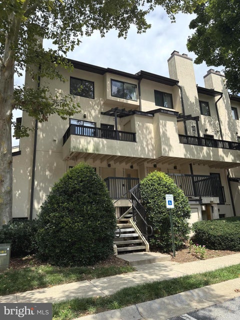 Condo For Rent - 9802 Hellingly Place #109<br/> MONTGOMERY VILLAGE, MD 20886