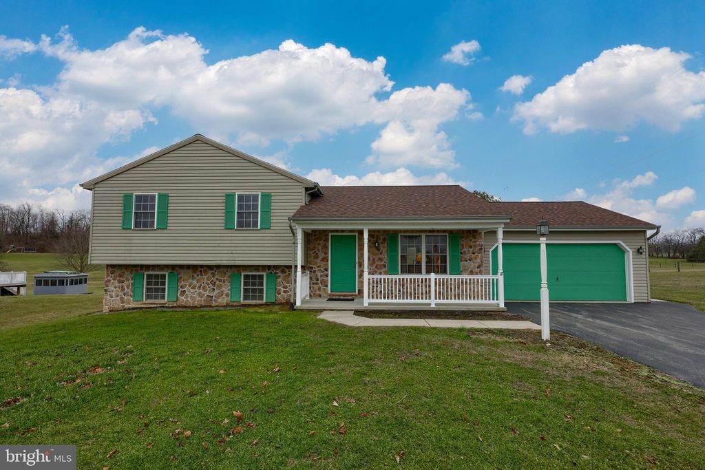 Photo of 125 Retherford Drive, Bainbridge, PA 17502 (MLS # PALA2046392)