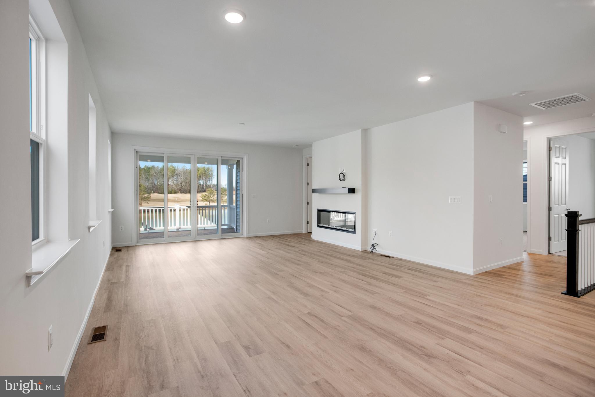 18456 GOVERNOR DRIVE