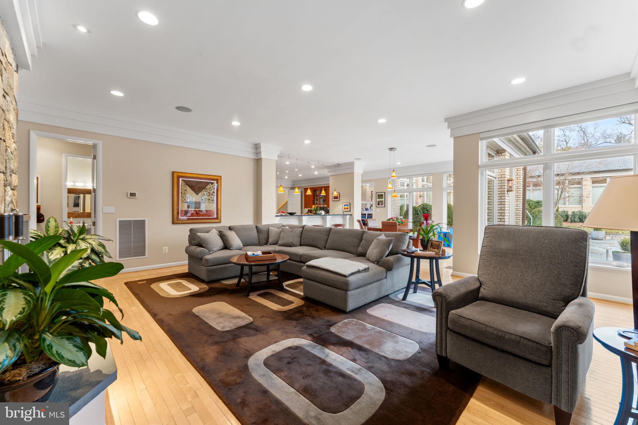 FORESTVILLE - Residential