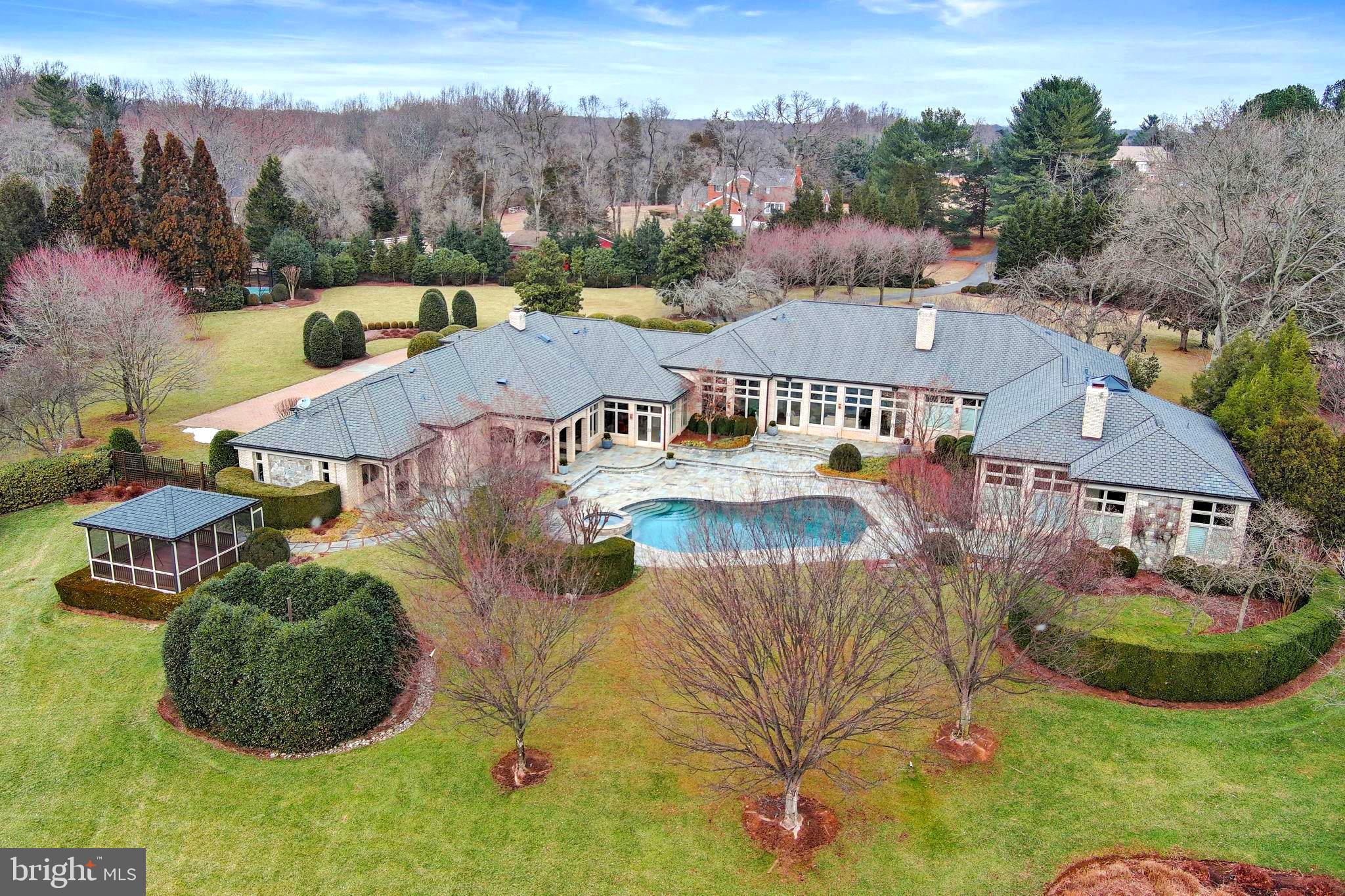 FORESTVILLE - Residential