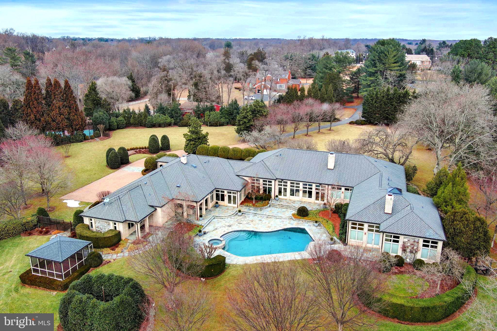 FORESTVILLE - Residential