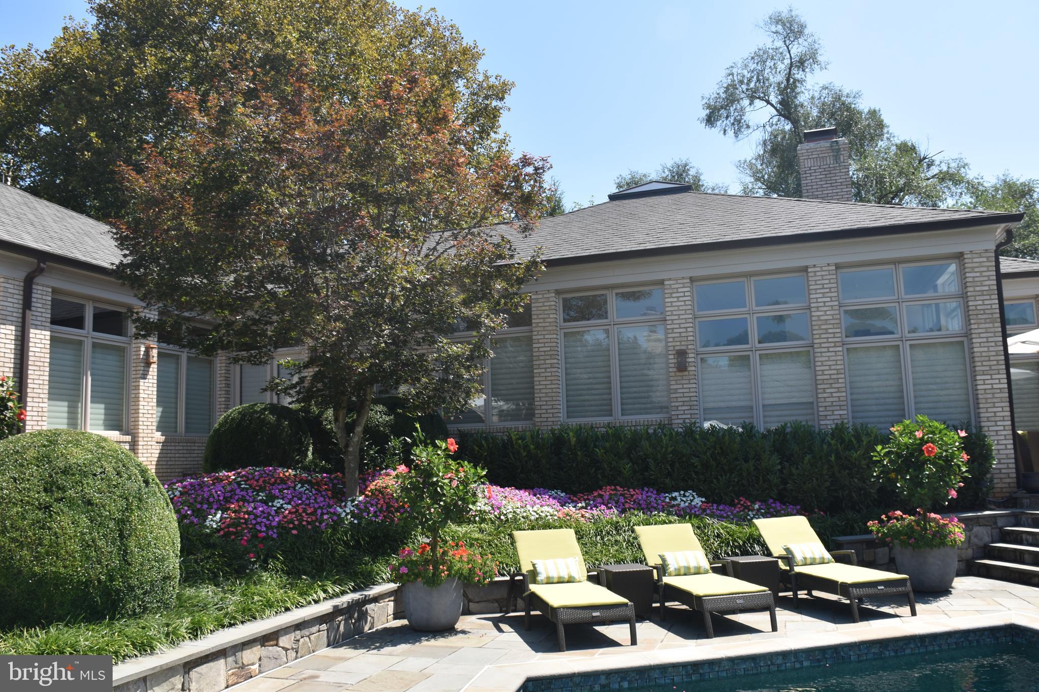 FORESTVILLE - Residential