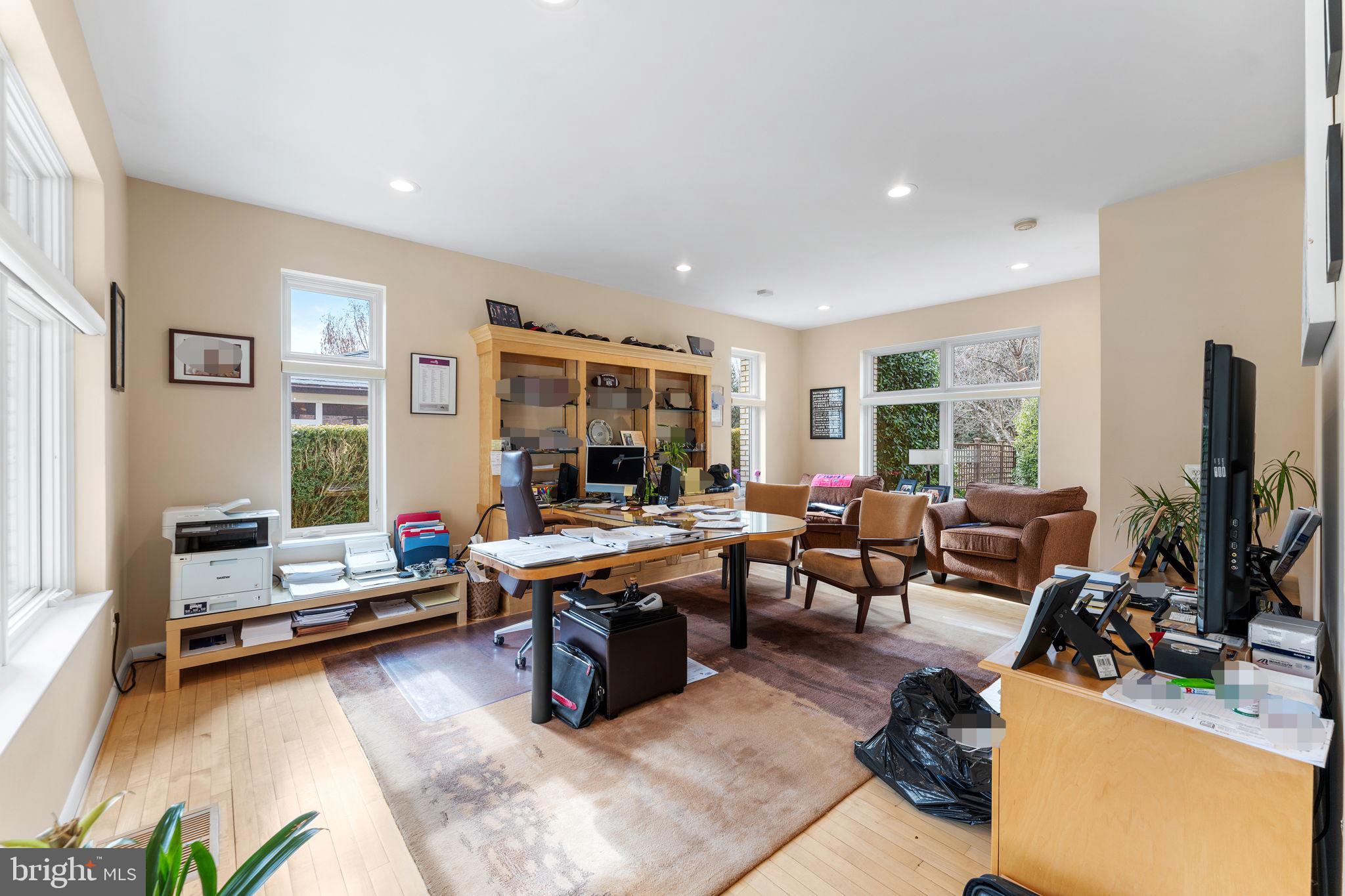 FORESTVILLE - Residential