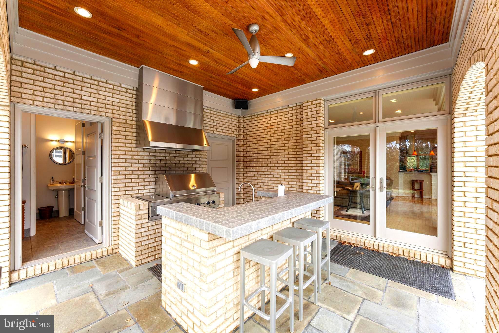 FORESTVILLE - Residential