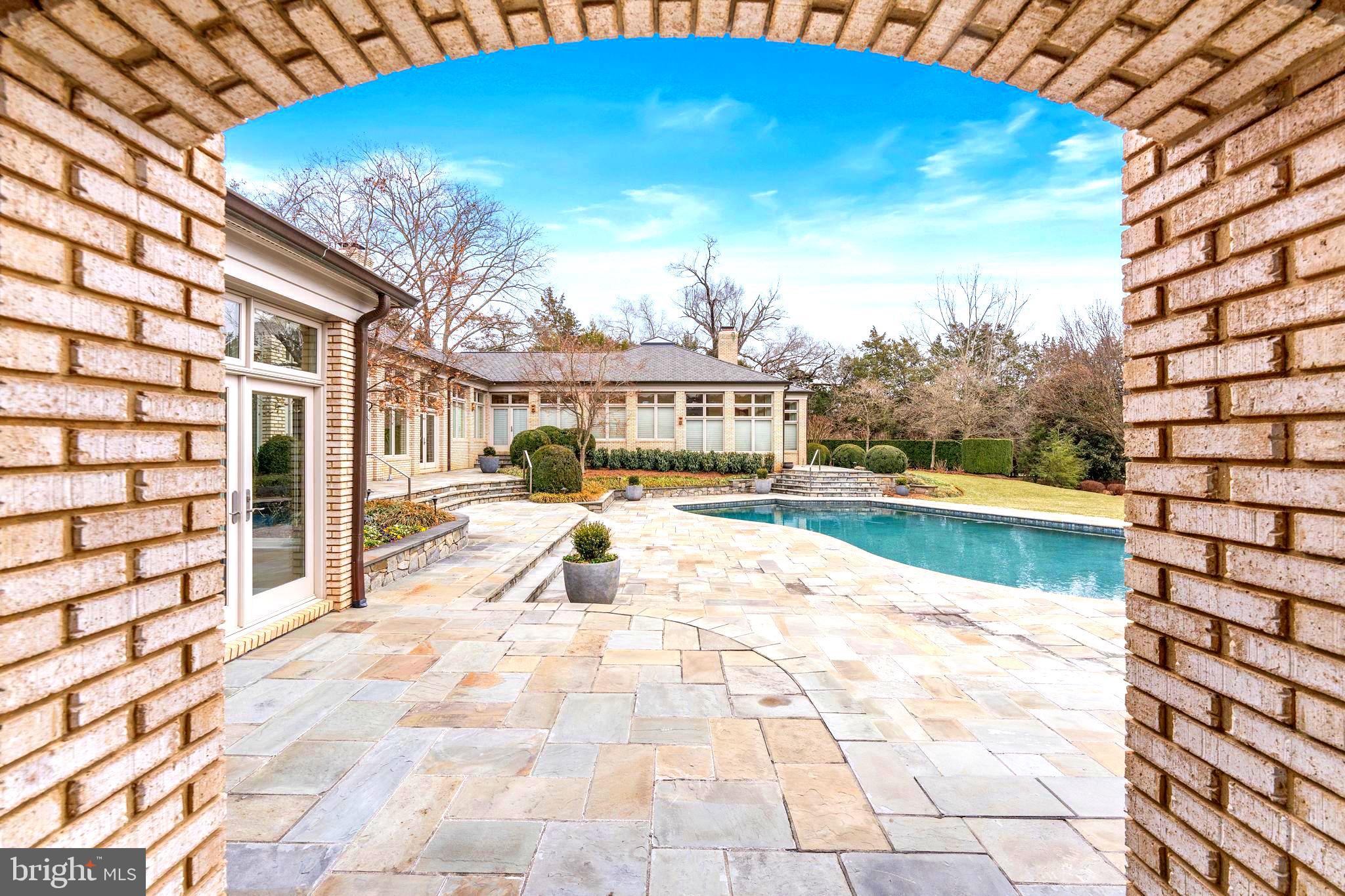 FORESTVILLE - Residential