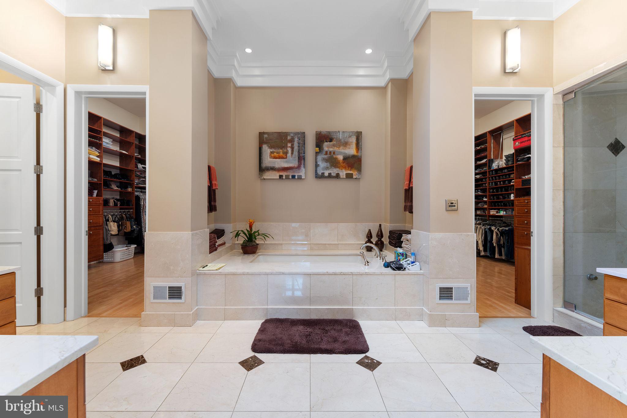 FORESTVILLE - Residential