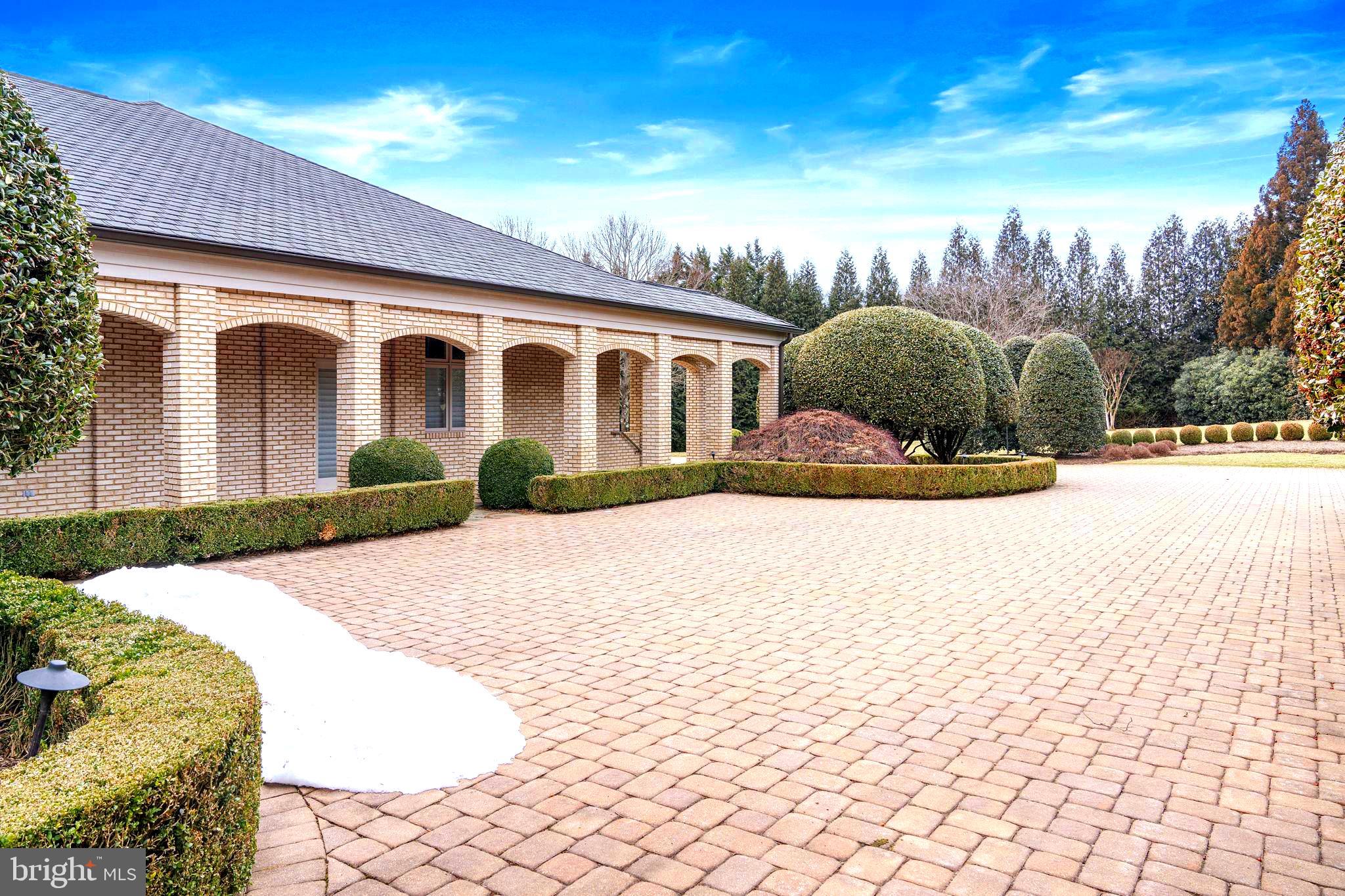 FORESTVILLE - Residential