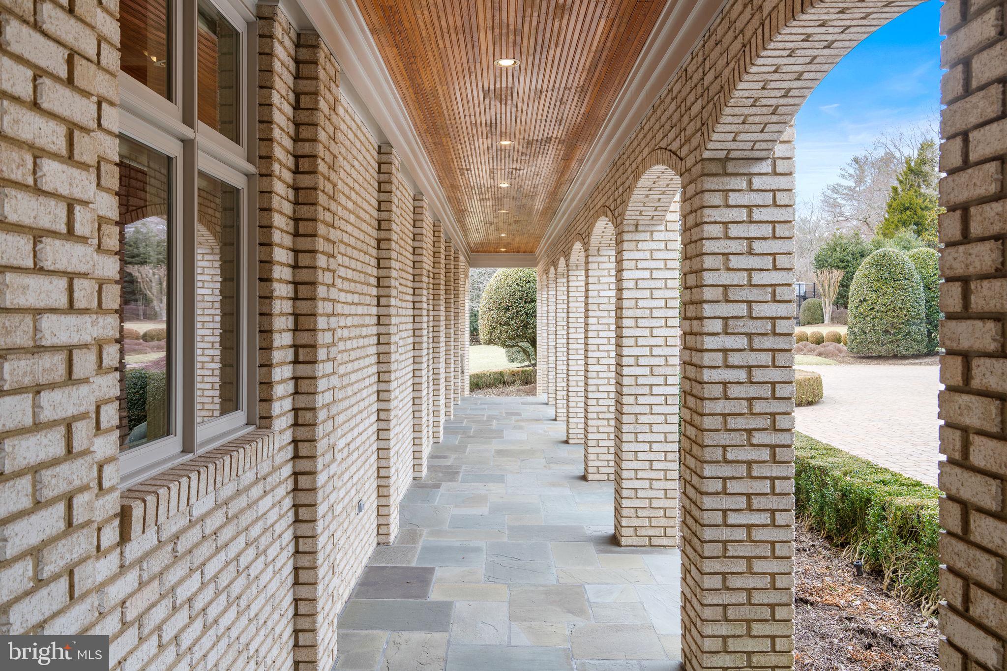 FORESTVILLE - Residential