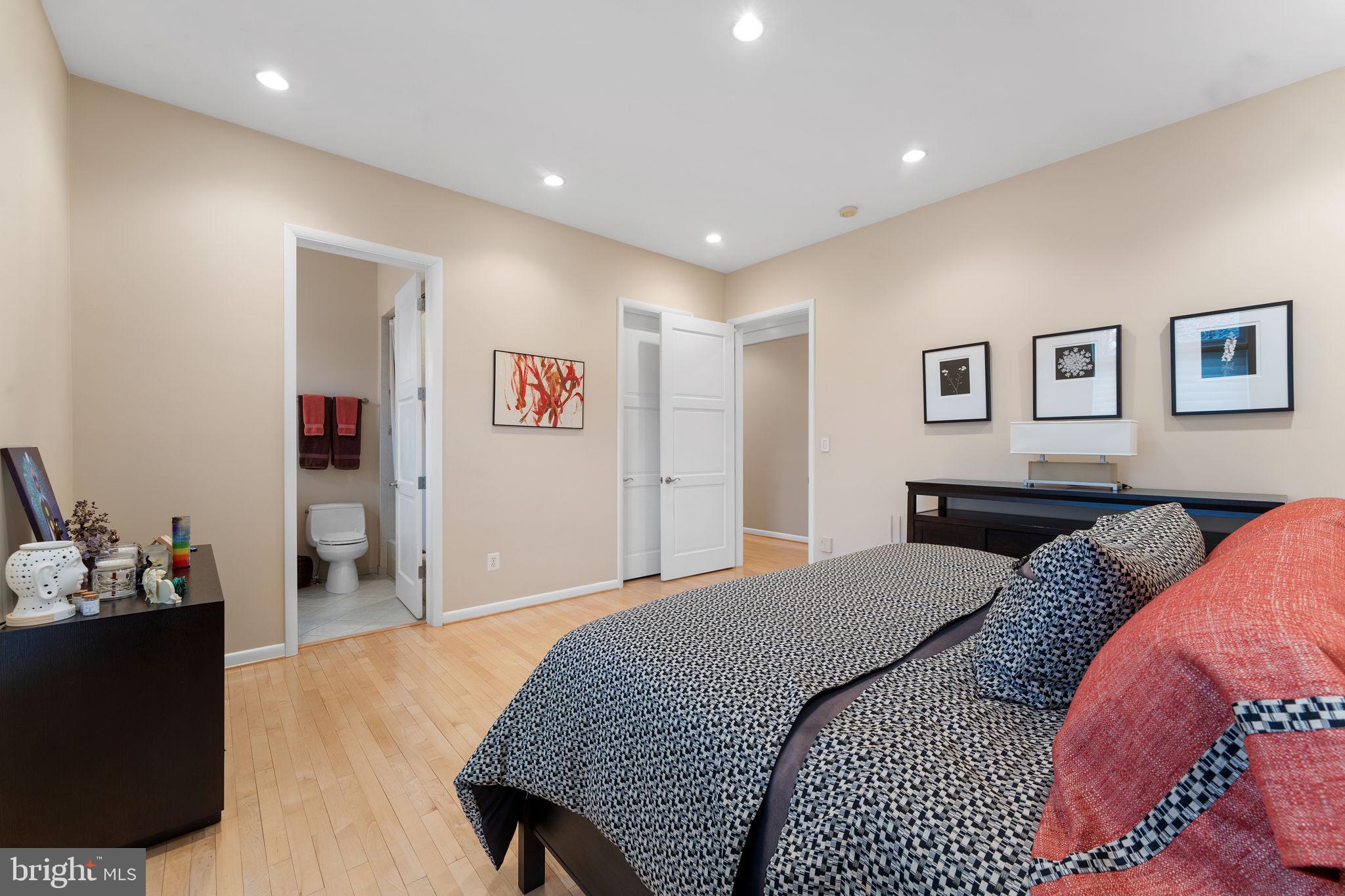 FORESTVILLE - Residential