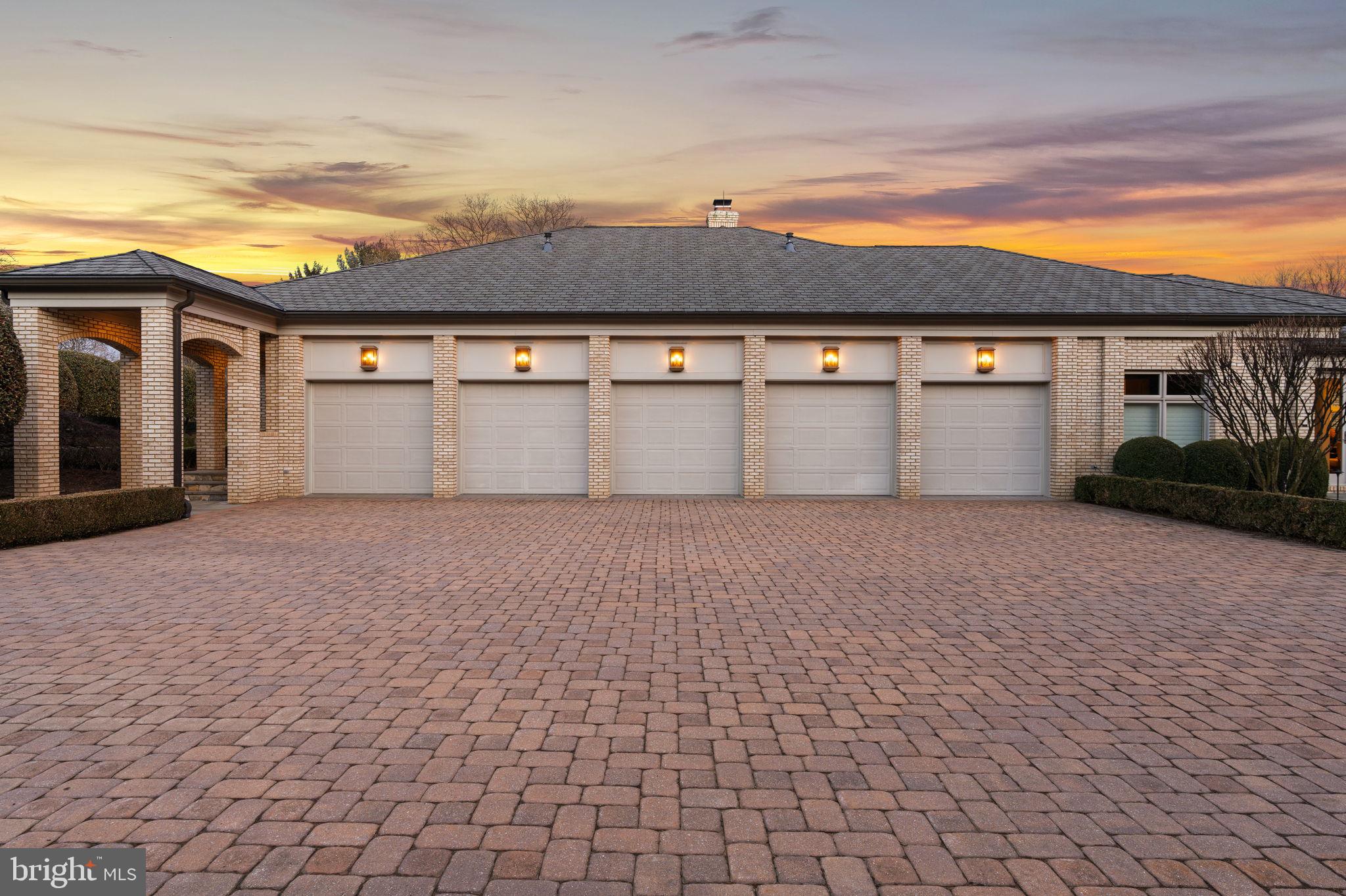 FORESTVILLE - Residential