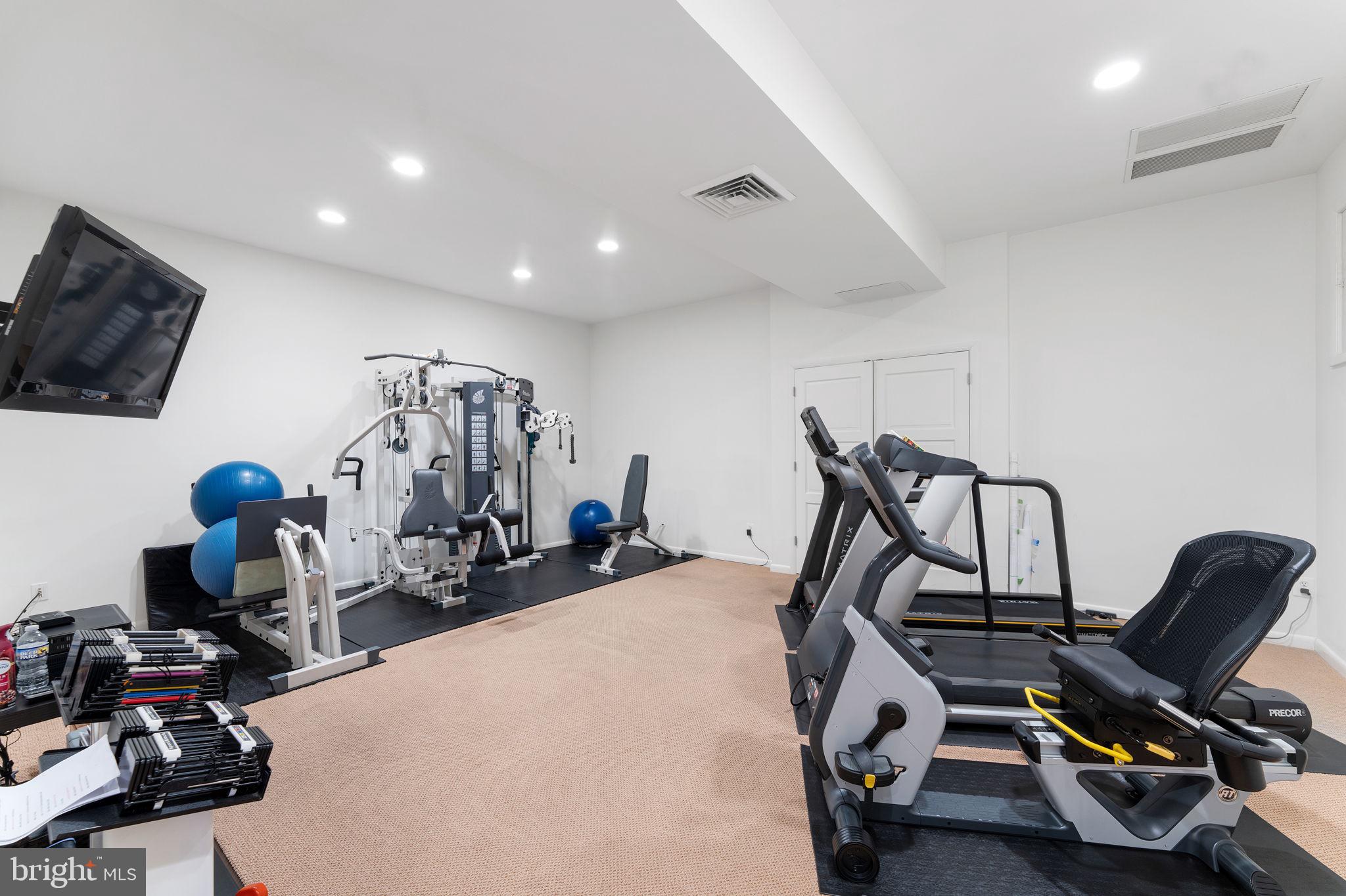 FORESTVILLE - Residential