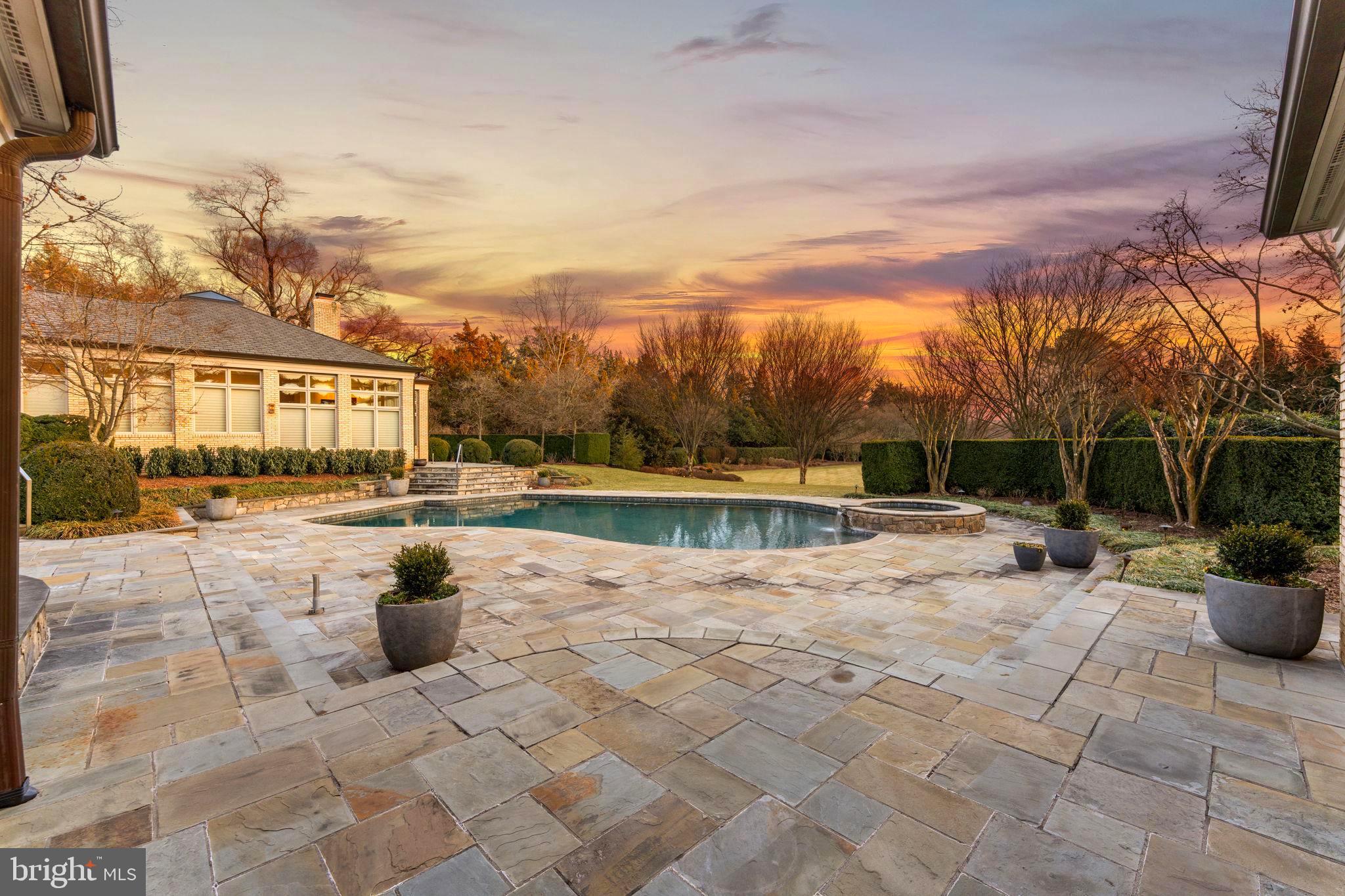 FORESTVILLE - Residential