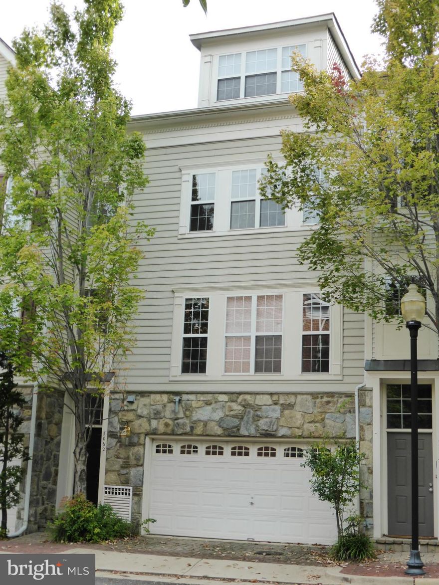 Cameron Station 4LVL 3BR/2.5BA TH w/ 2 Car Garage! Kit w/ 42in cabs, Stainless Steel Appliances, tile backsplash, breakfast bar. Huge open great room & dining room w/ 9 ft ceilings. Nicely Updated BA's. Gorgeous Hardwood floors on 3 levels! Max 2 incomes to qualify. OWC 1 small pet case by case basis. Amenities incl Pool & Fitness Center! Immediate occupancy!