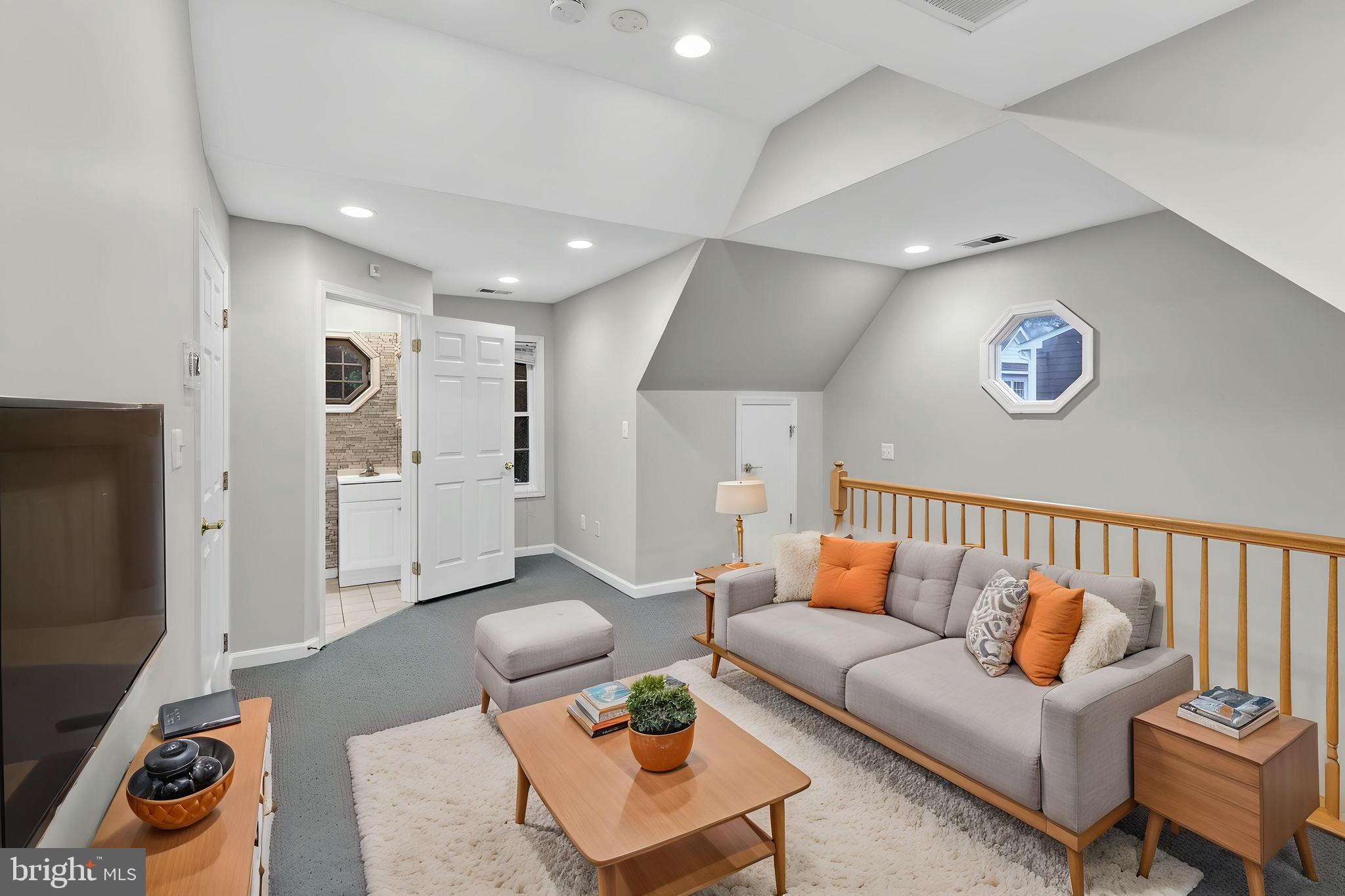 NORWOOD HEIGHTS - Residential
