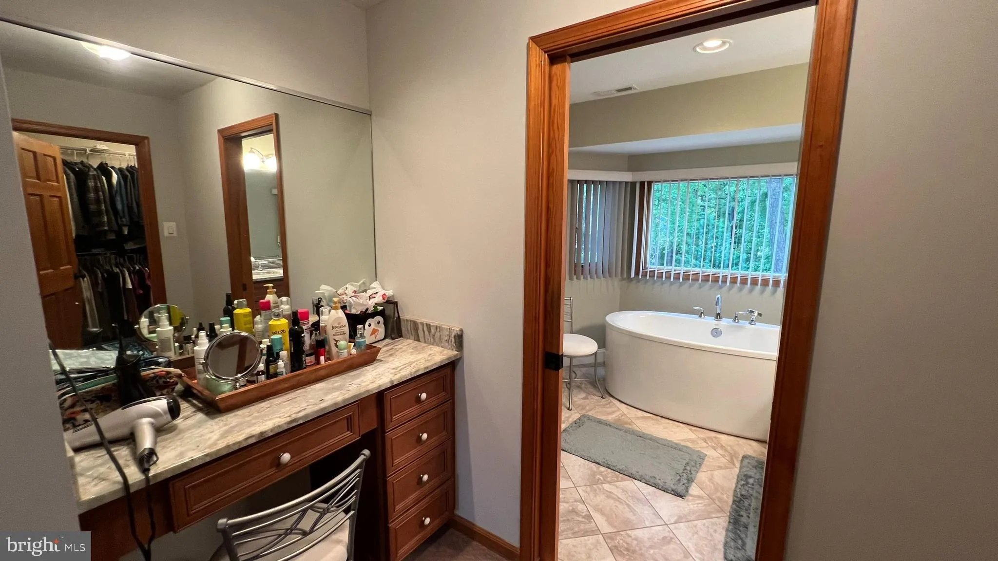 Voorhees, New Jersey 08043, United States, 3 Bedrooms Bedrooms, ,3 BathroomsBathrooms,Residential,Pending,42075