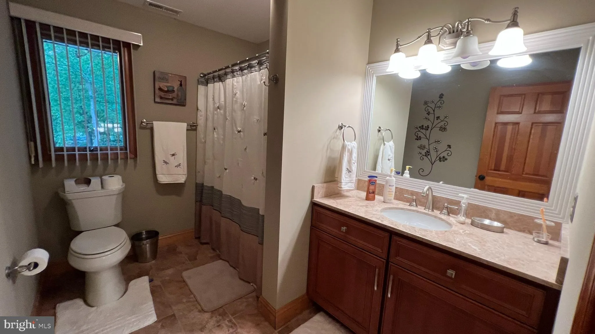 Voorhees, New Jersey 08043, United States, 3 Bedrooms Bedrooms, ,3 BathroomsBathrooms,Residential,Pending,42075