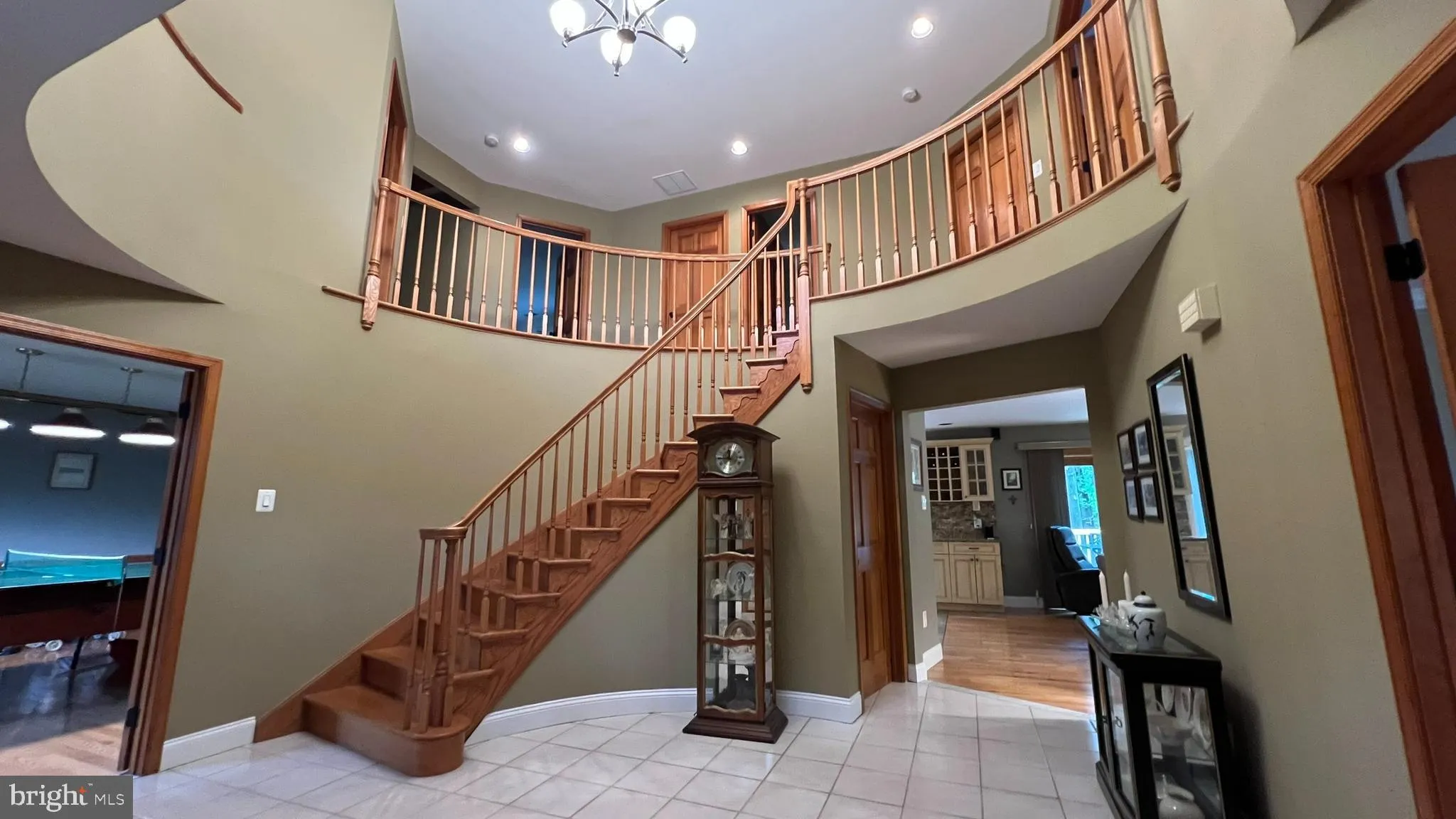 Voorhees, New Jersey 08043, United States, 3 Bedrooms Bedrooms, ,3 BathroomsBathrooms,Residential,Pending,42075