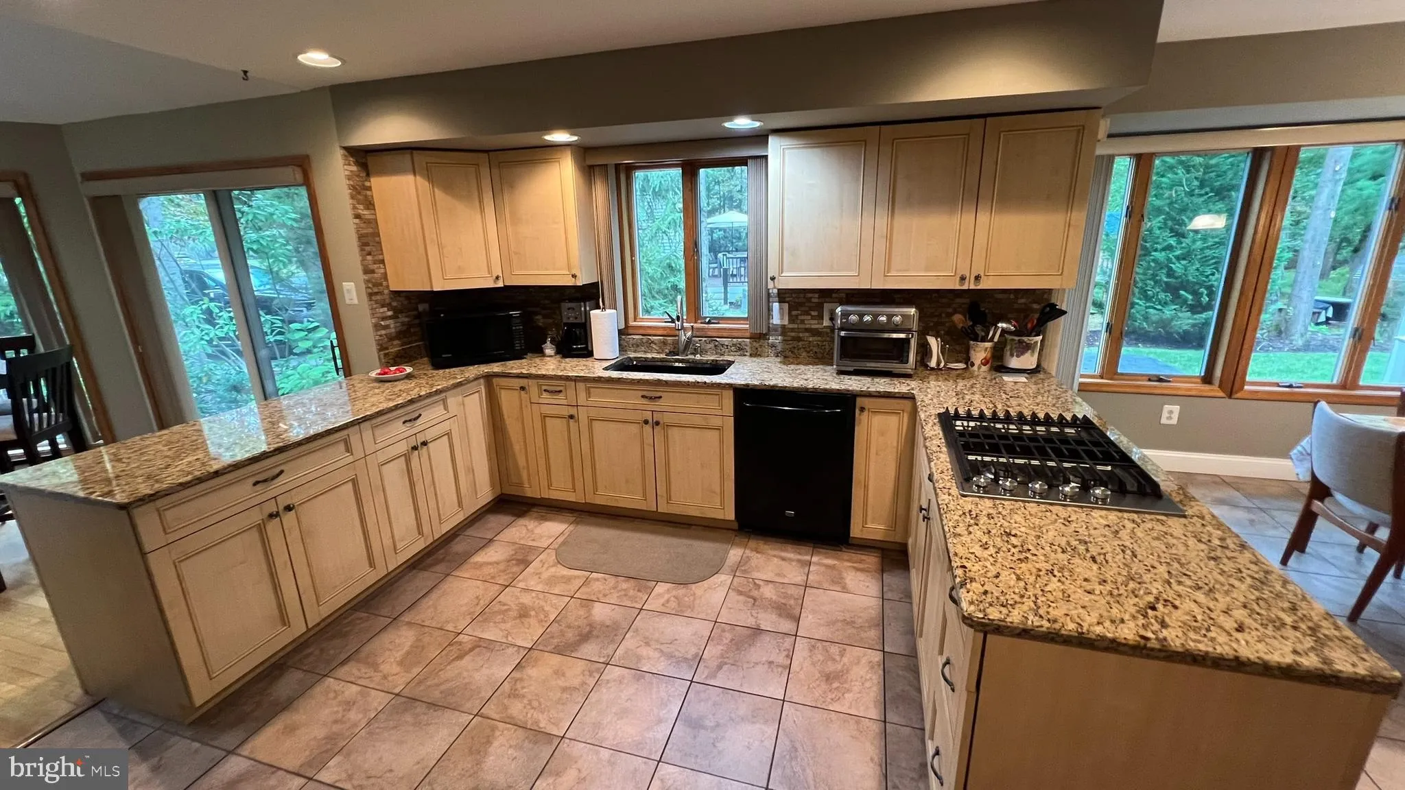 Voorhees, New Jersey 08043, United States, 3 Bedrooms Bedrooms, ,3 BathroomsBathrooms,Residential,Pending,42075