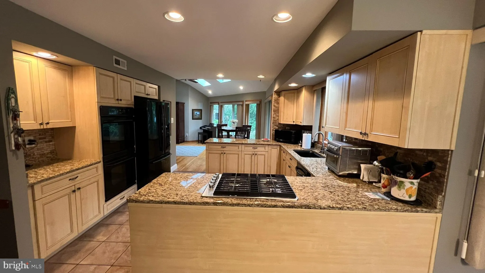 Voorhees, New Jersey 08043, United States, 3 Bedrooms Bedrooms, ,3 BathroomsBathrooms,Residential,Pending,42075