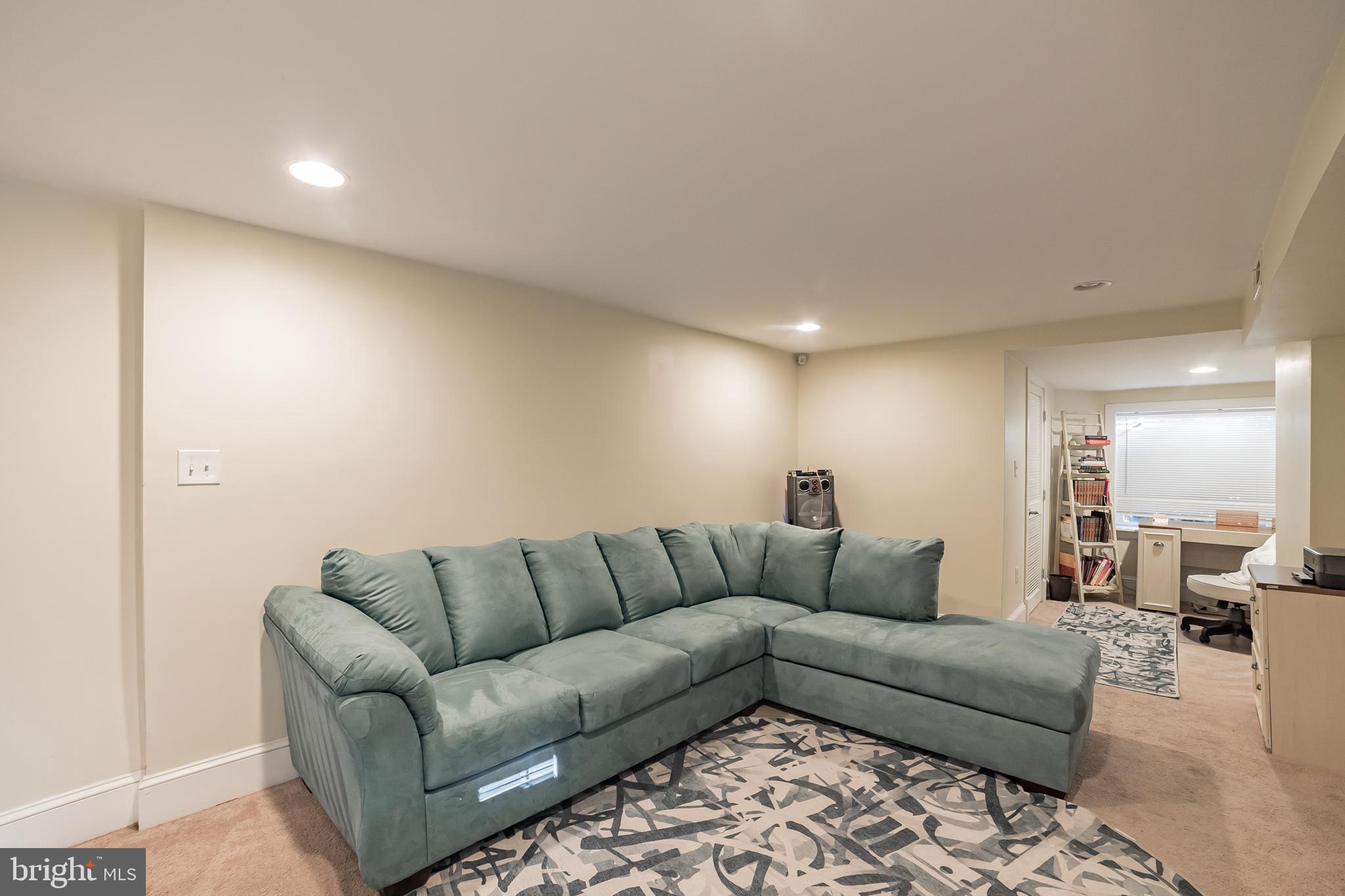 PARK CIRCLE - Residential