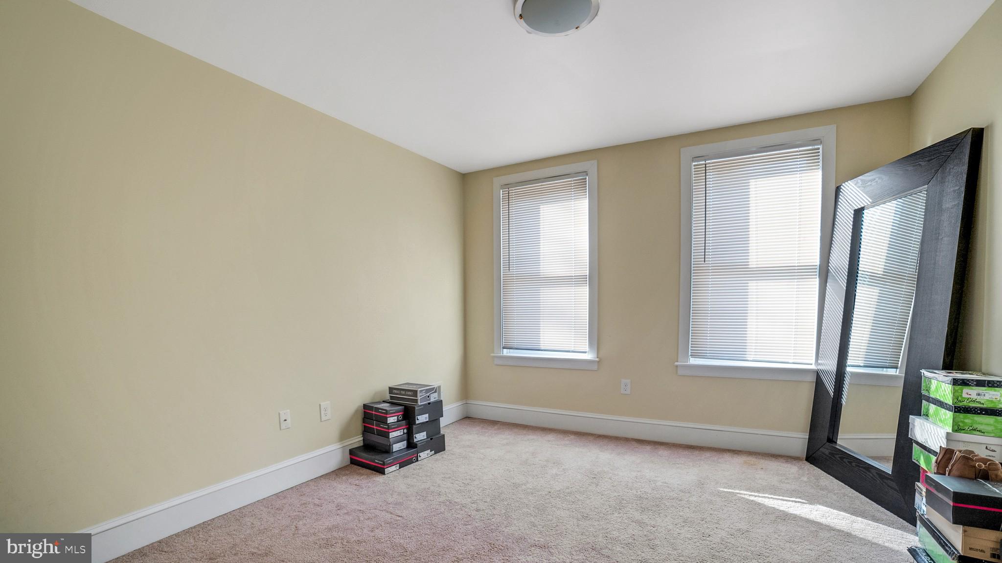 PARK CIRCLE - Residential