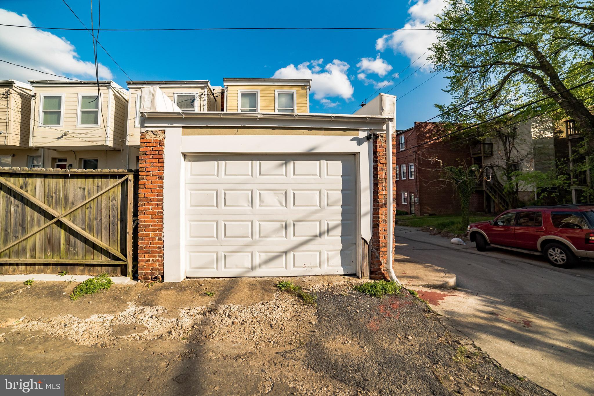 PARK CIRCLE - Residential