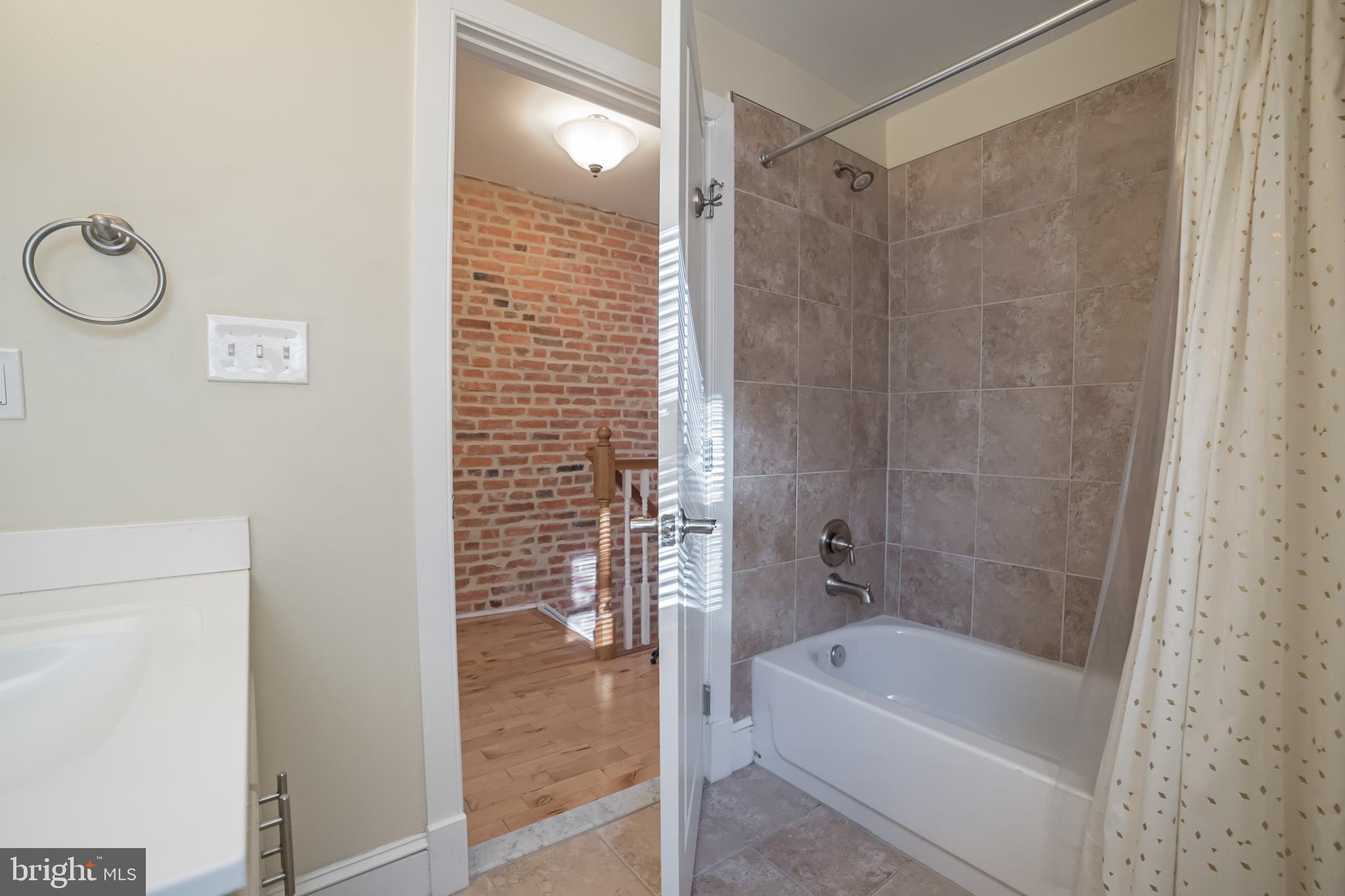 PARK CIRCLE - Residential