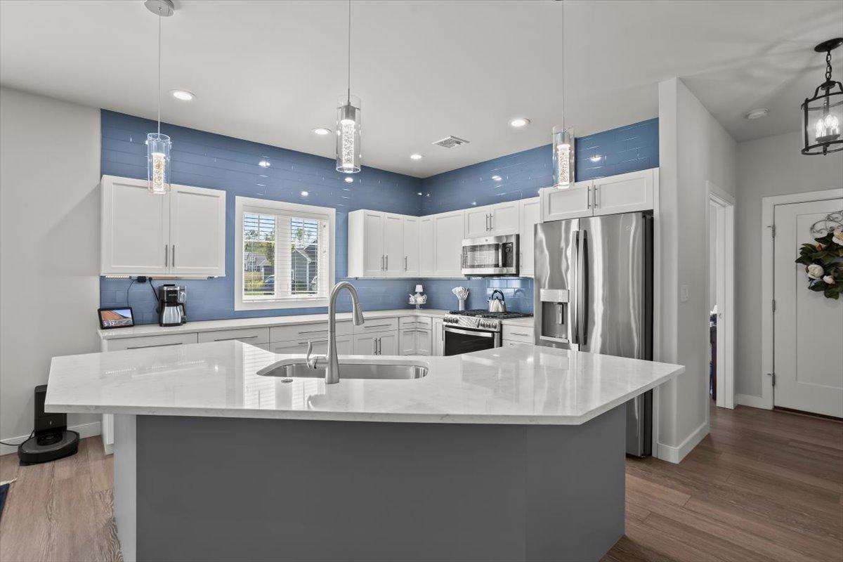 1025 RIVERSTONE CIRCLE