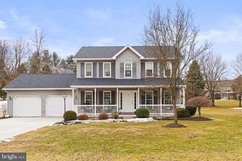 Homes For Sale - 261 9th Street<br/> MIFFLINTOWN, PA 17059