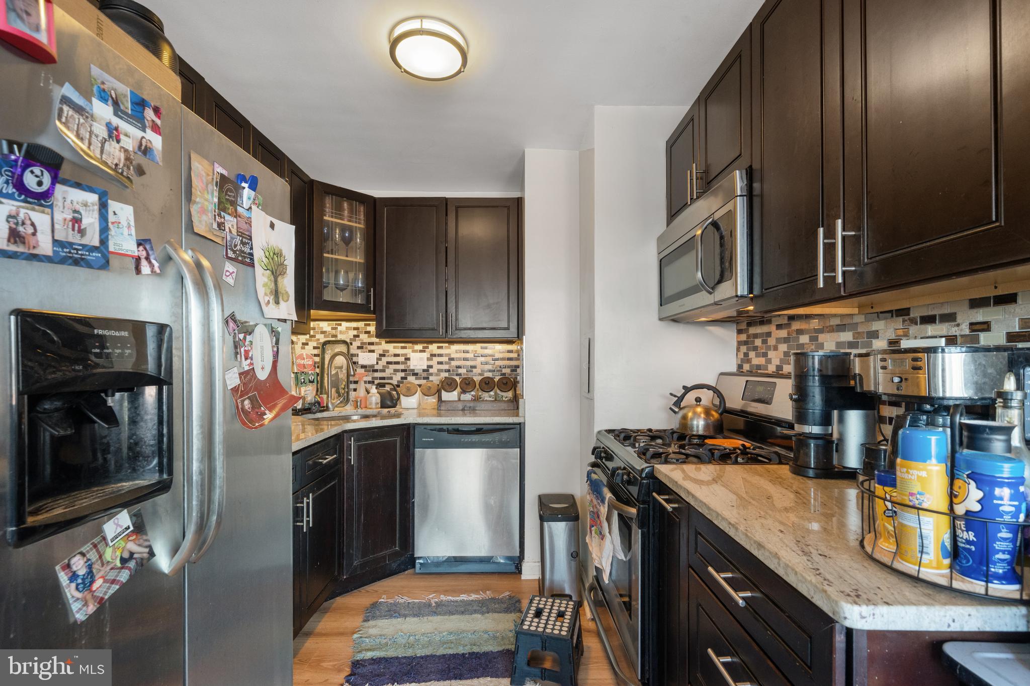 THE SEASONS - Residential