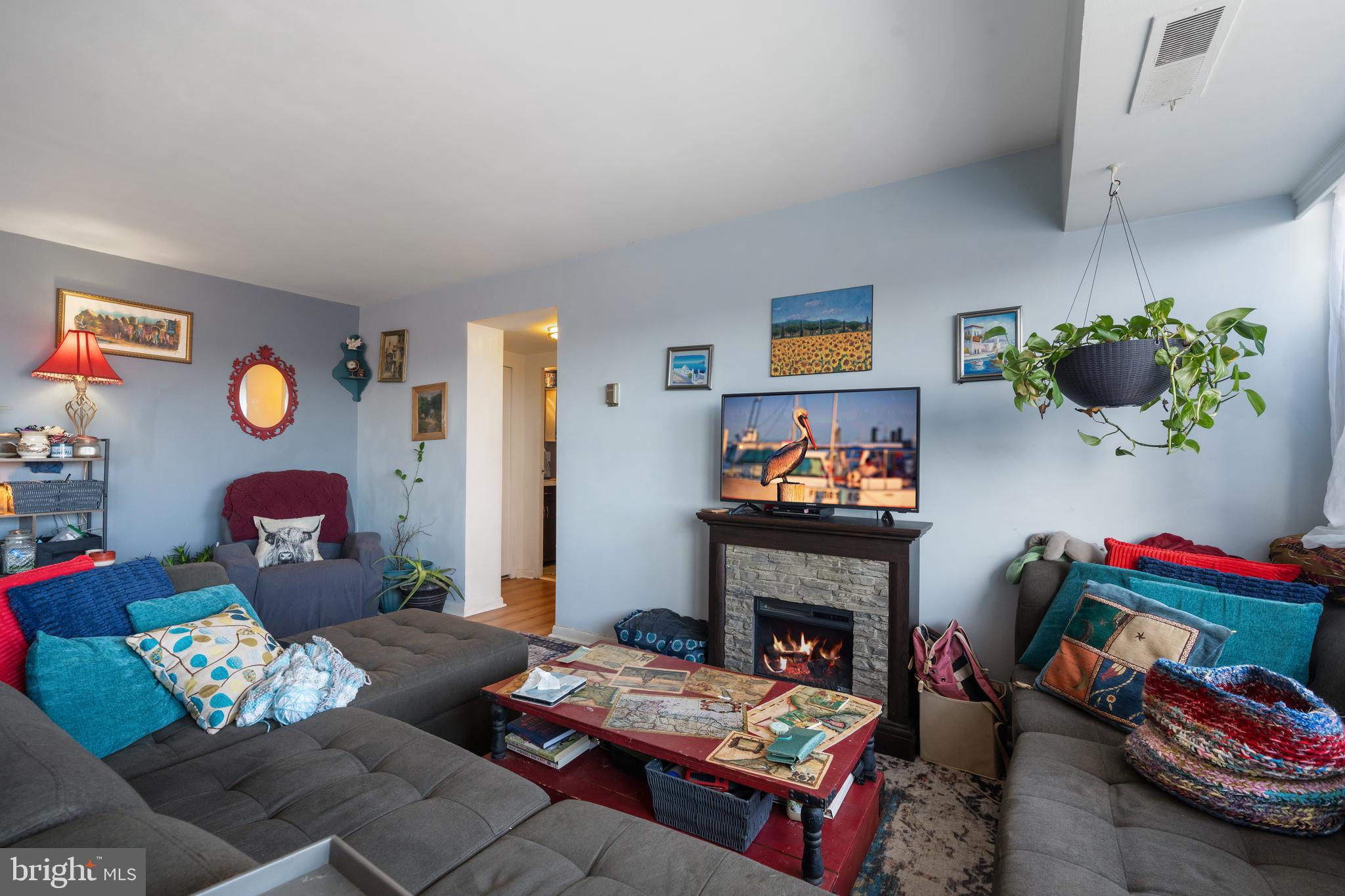 THE SEASONS - Residential