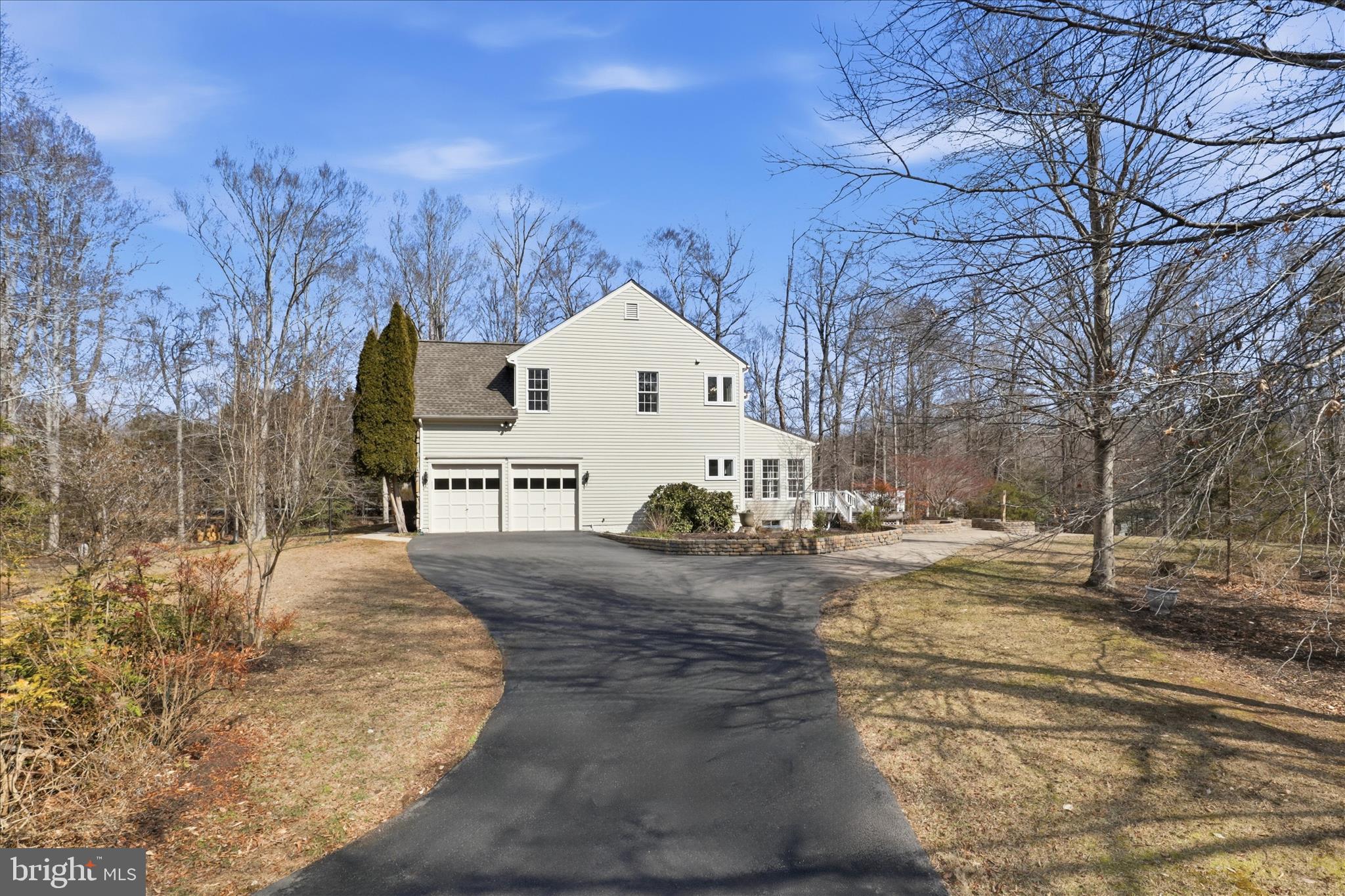 PALISADES POINTE - Residential