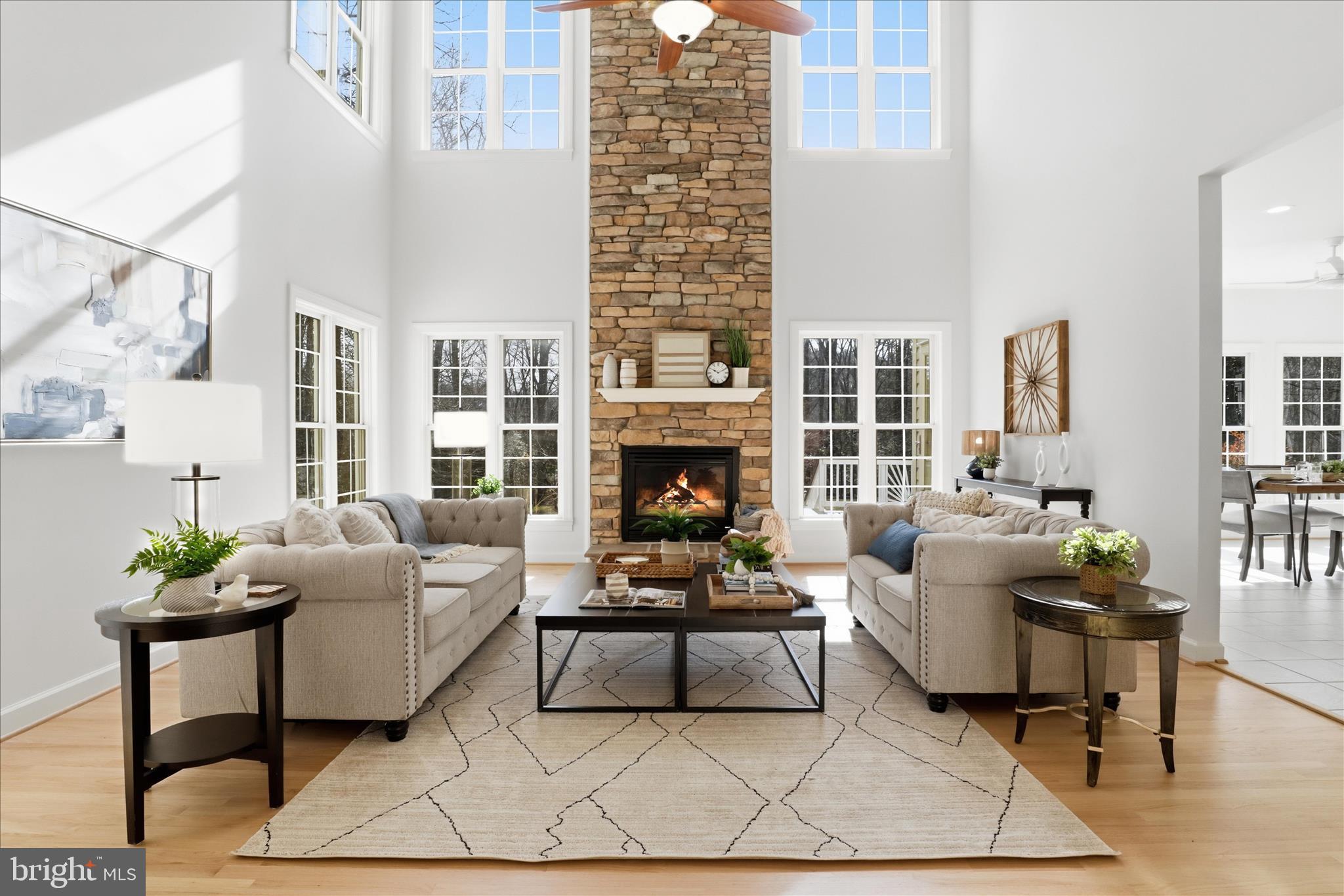 PALISADES POINTE - Residential