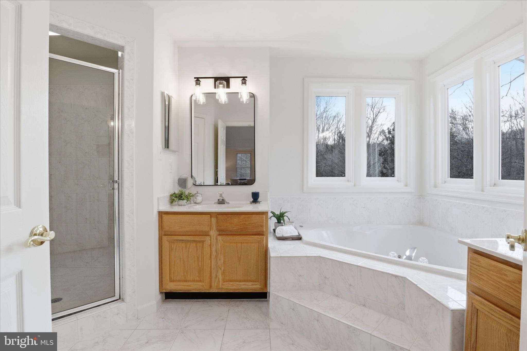 PALISADES POINTE - Residential